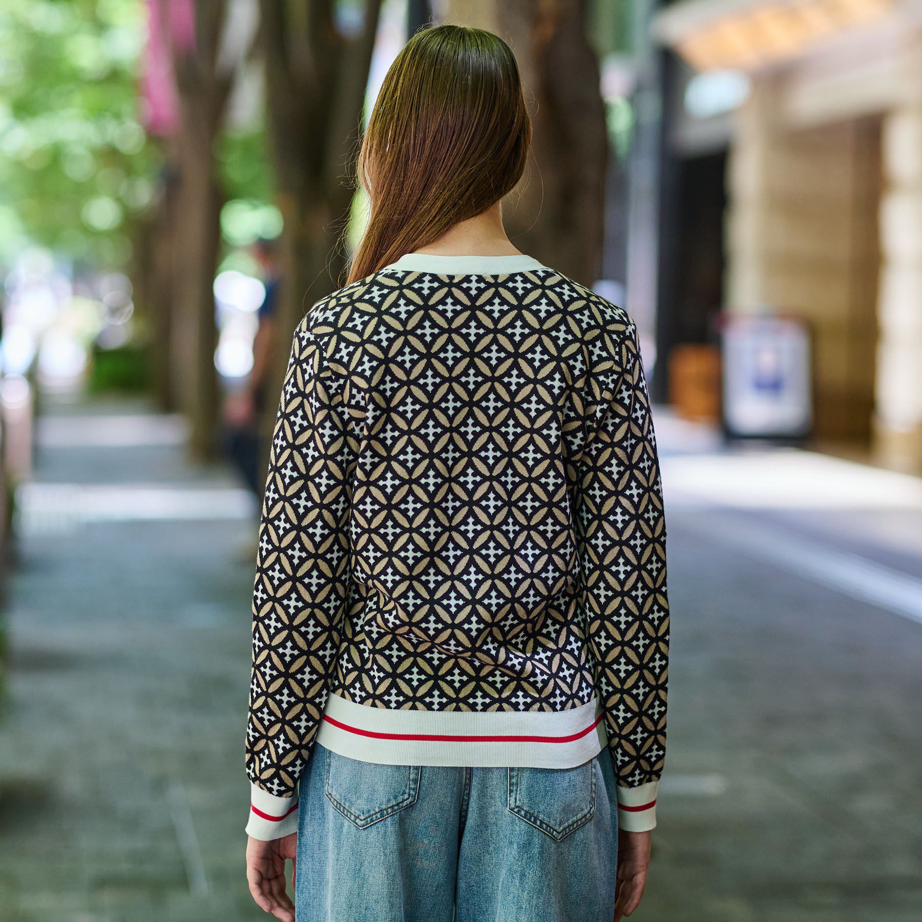 DRESSTERIOR「オーバーラップサークルVネックカーディガン」|カーディガン|