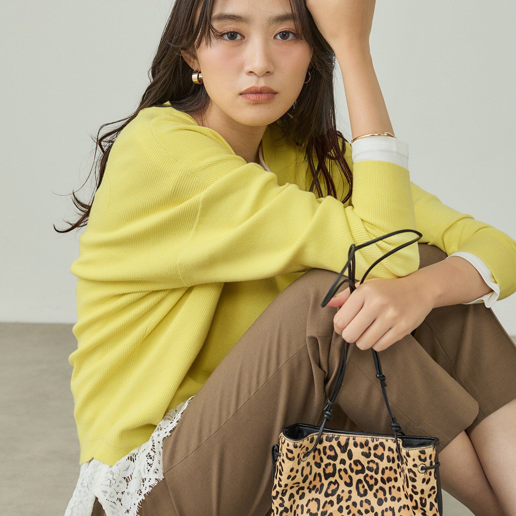 INDIVI「【洗える】アシメデザイン ドルマンスリーブニット」|ニット・セーター|イエローグリーン(0