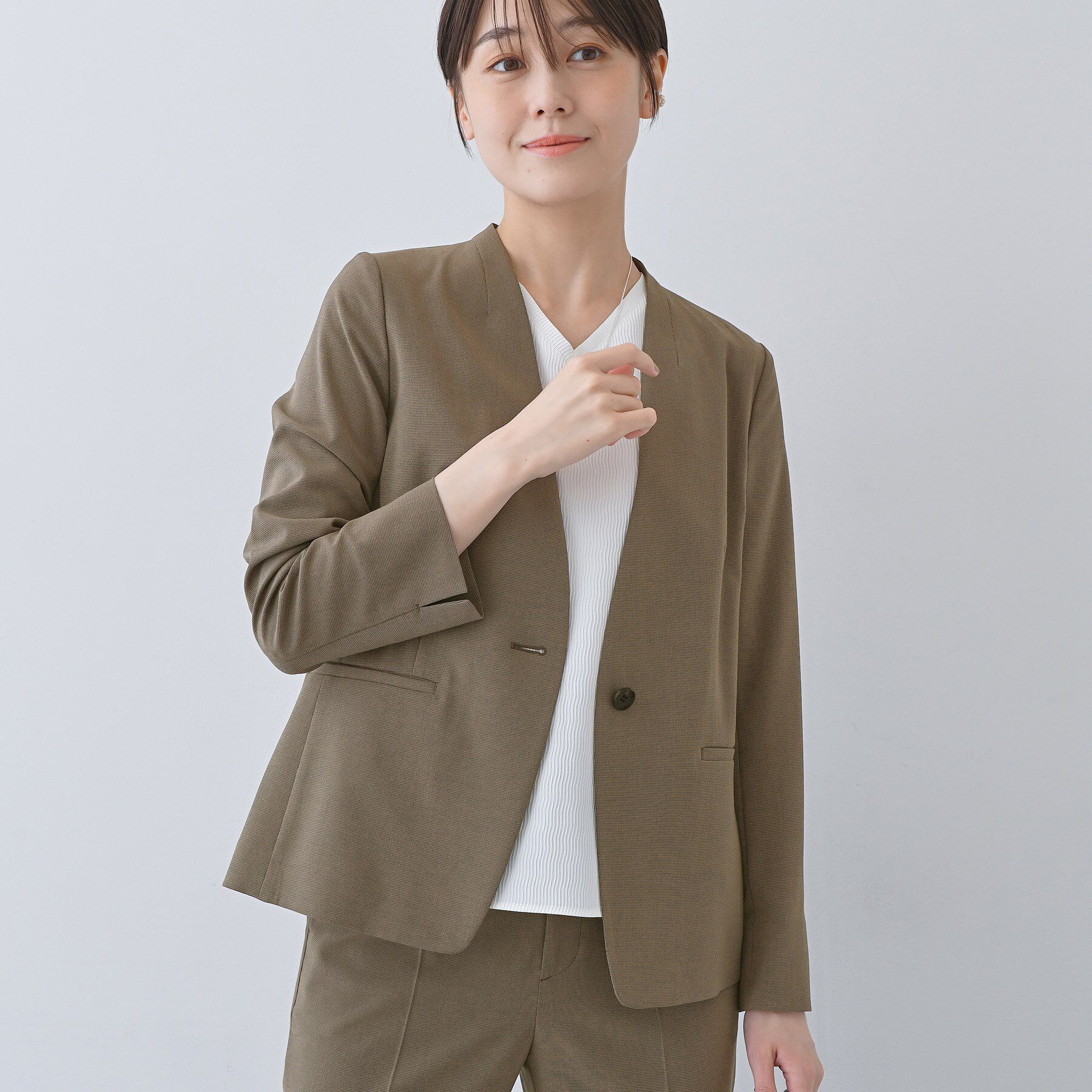 INDIVI「【洗える／夏スーツ】ミニ千鳥柄ノーカラージャケット」|ノーカラージャケット|モカブラウン(442