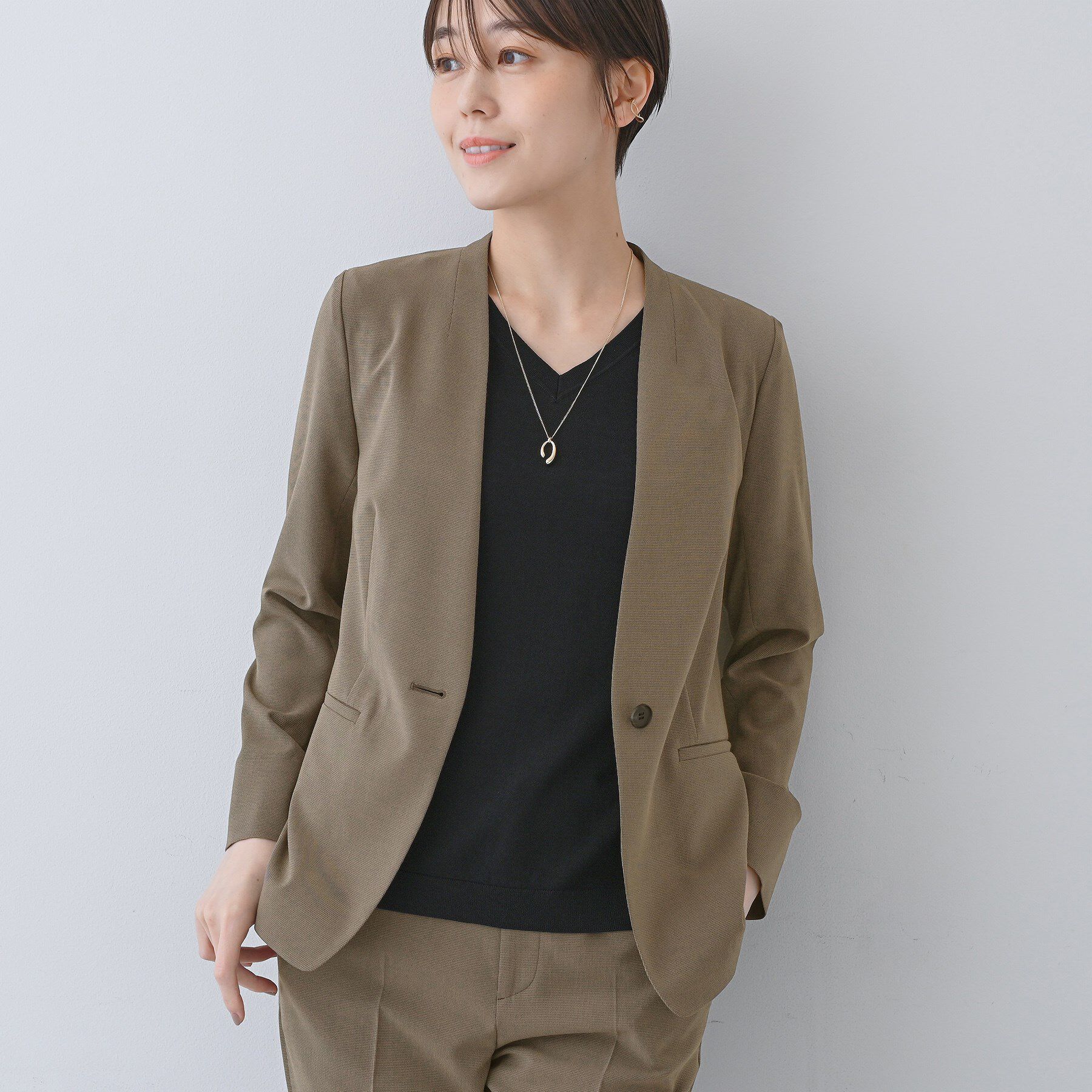 INDIVI「【洗える／夏スーツ】ミニ千鳥柄ノーカラージャケット」|ノーカラージャケット|モカブラウン(642