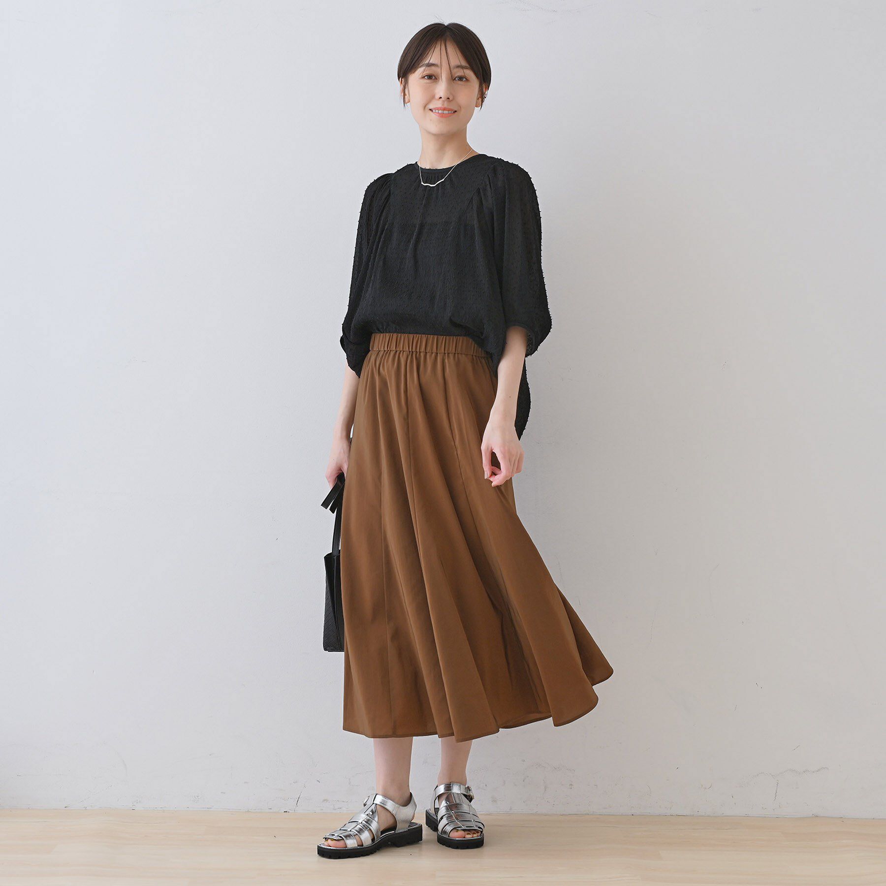 INDIVI「【洗える／ドット柄／凹凸素材】袖コンシャスドルマンブラウス」|シャツ・ブラウス|