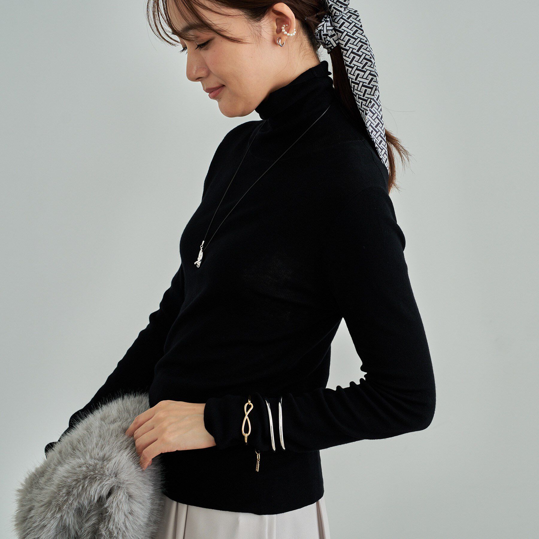 INDIVI「【洗える／薄手／ラメ】シアーラメニット」|ニット・セーター|ブラック(019)