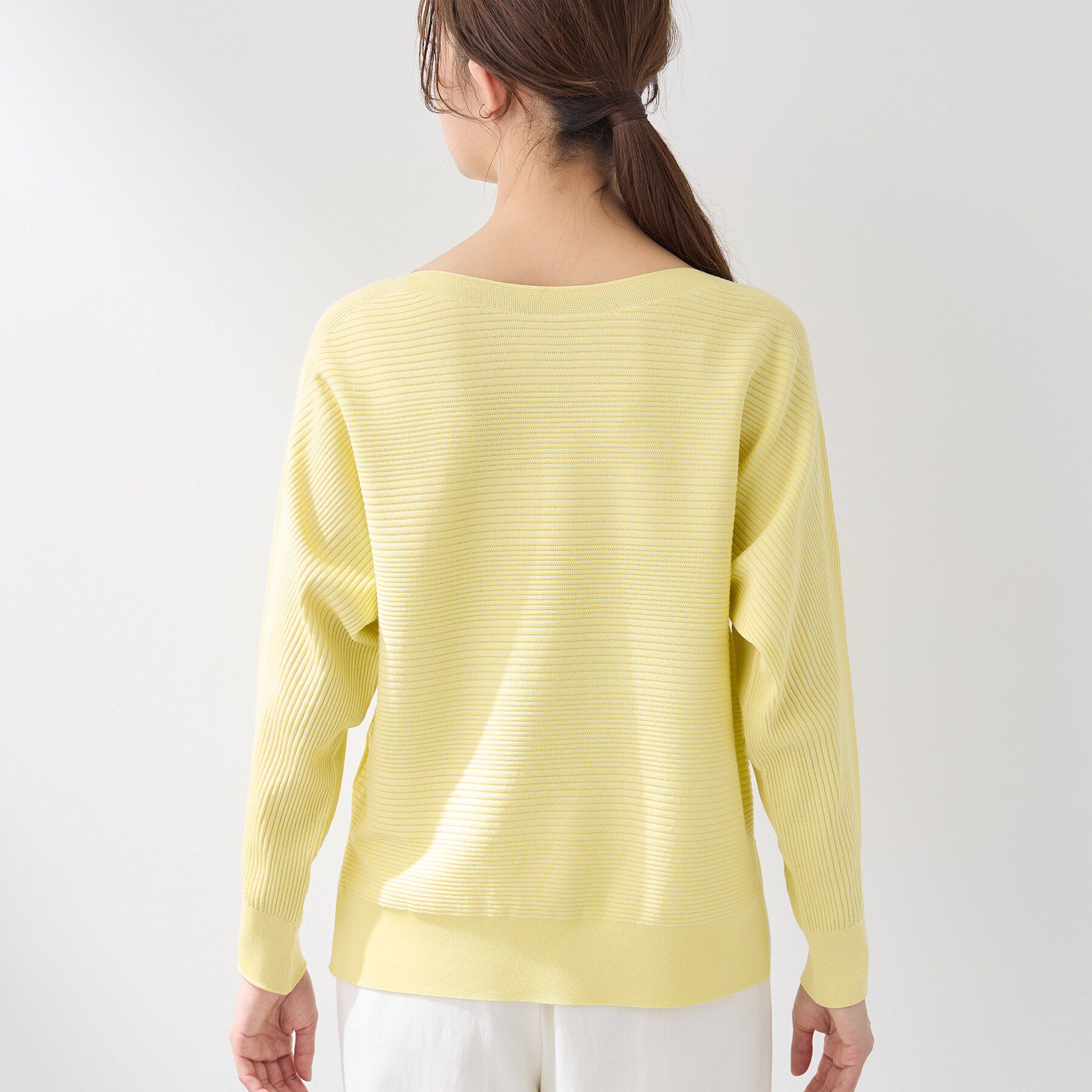 INDIVI「【洗える／キレイ色】体型カバー無縫製ニット」|ニット・セーター|