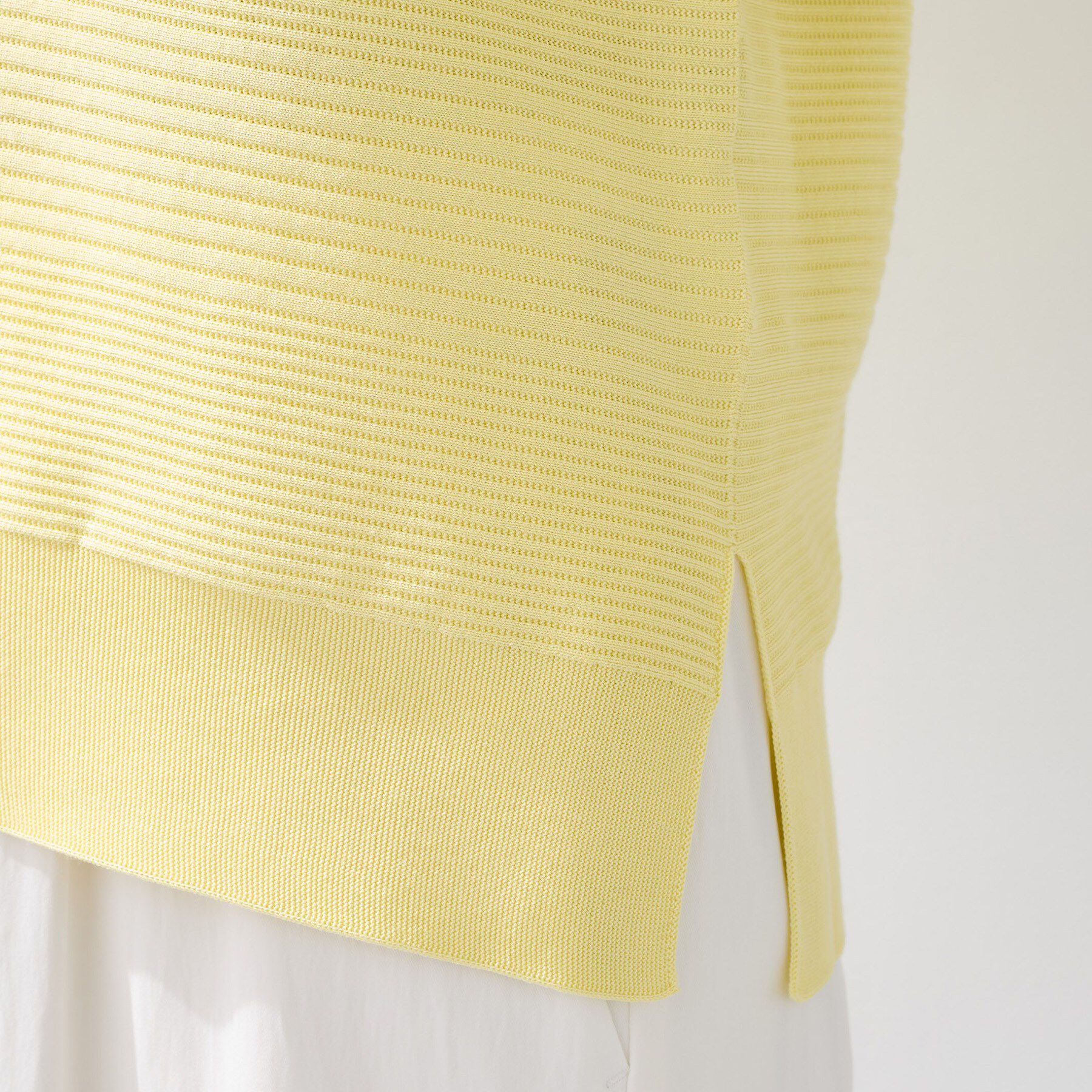 INDIVI「【洗える／キレイ色】体型カバー無縫製ニット」|ニット・セーター|