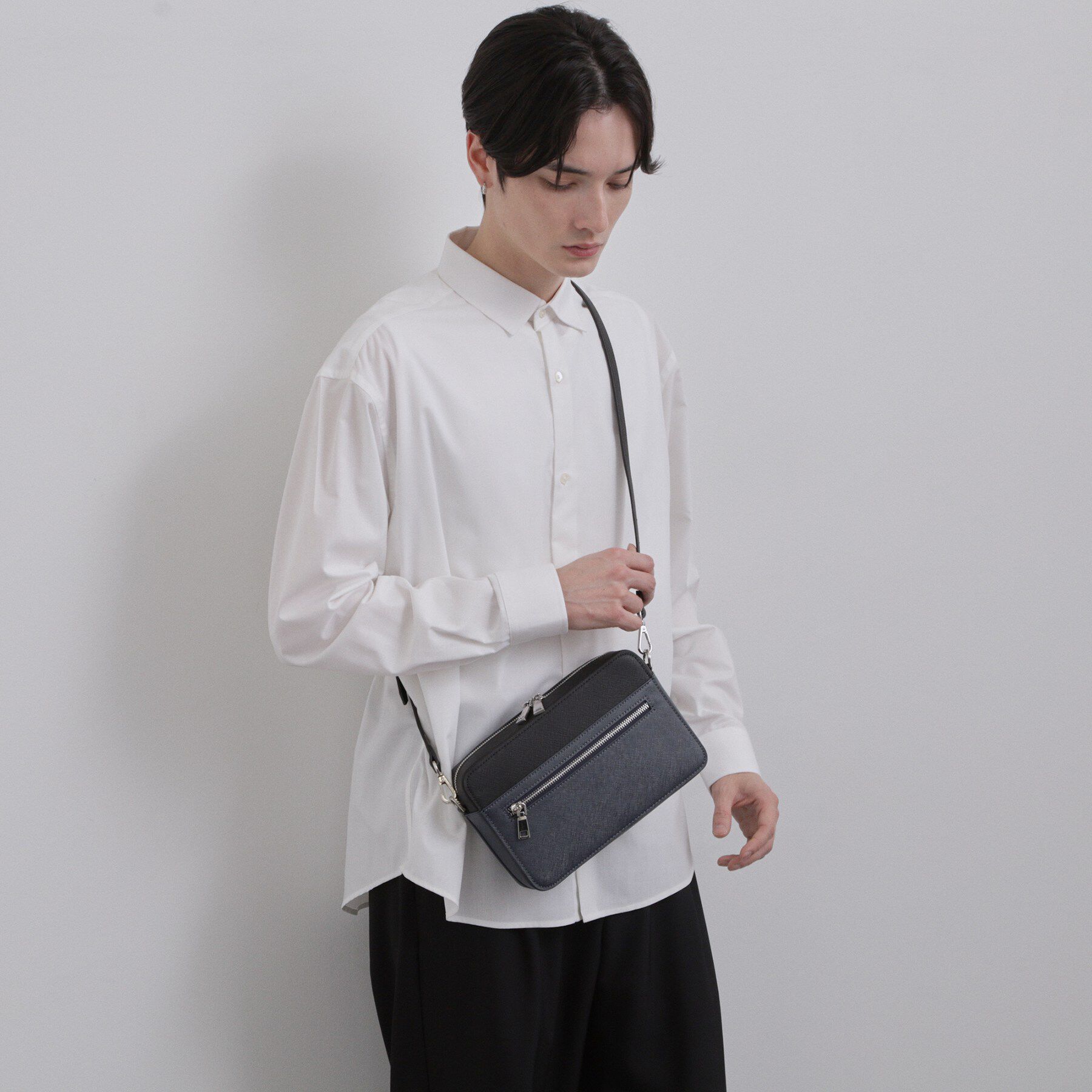 tk.TAKEO KIKUCHI「バイカラーワイドショルダーバッグ」|ショルダー・メッセンジャー|ブラック(519)