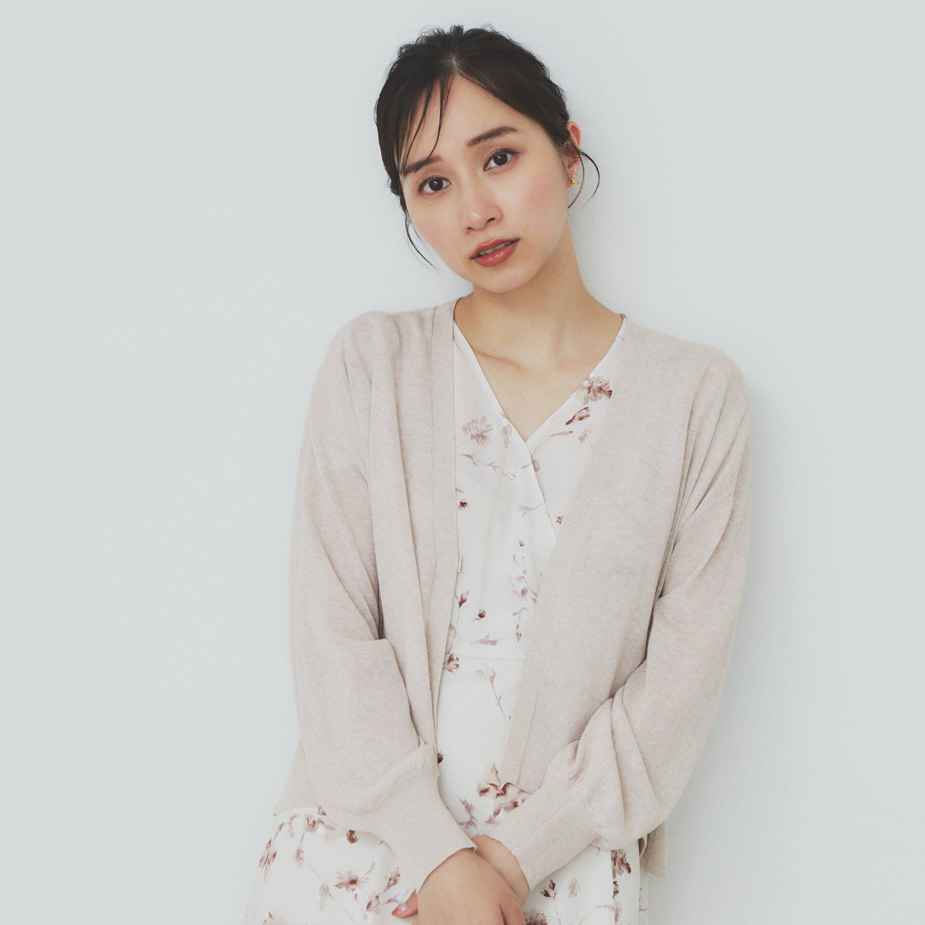 index「《5色展開》コンパクトショートカーディガン【洗濯機洗い可】」|カーディガン|ライトベージュ(05