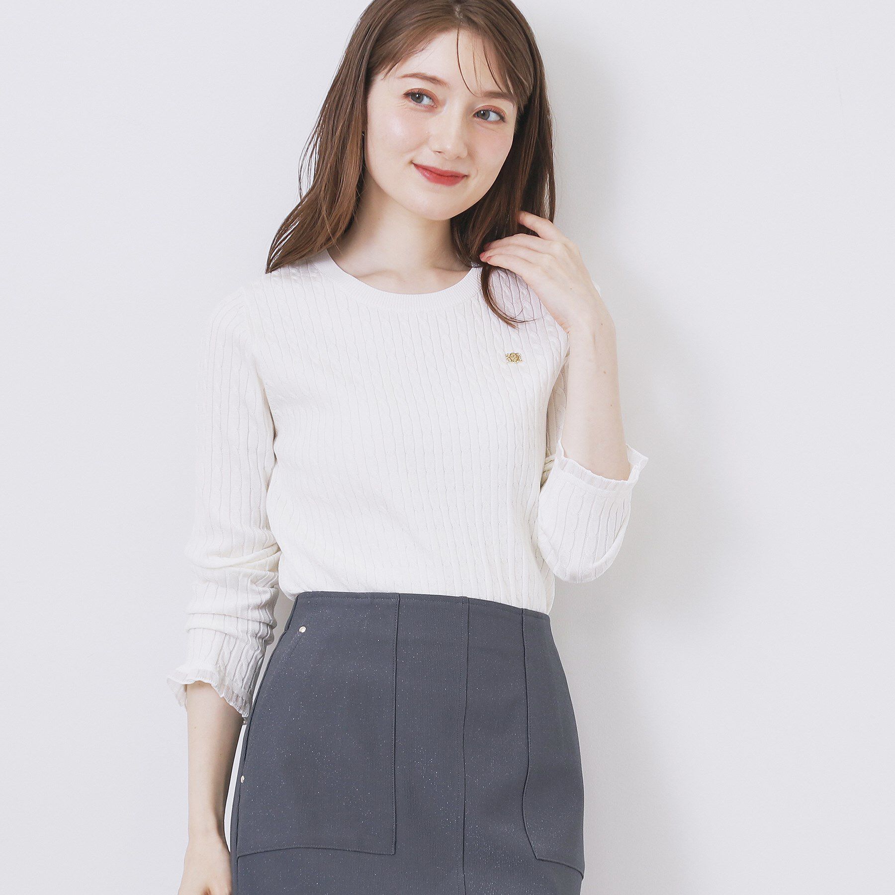 index「ゴールドプレート付きケーブルニット【洗濯機OK】」|ニット・セーター|オフホワイト(003