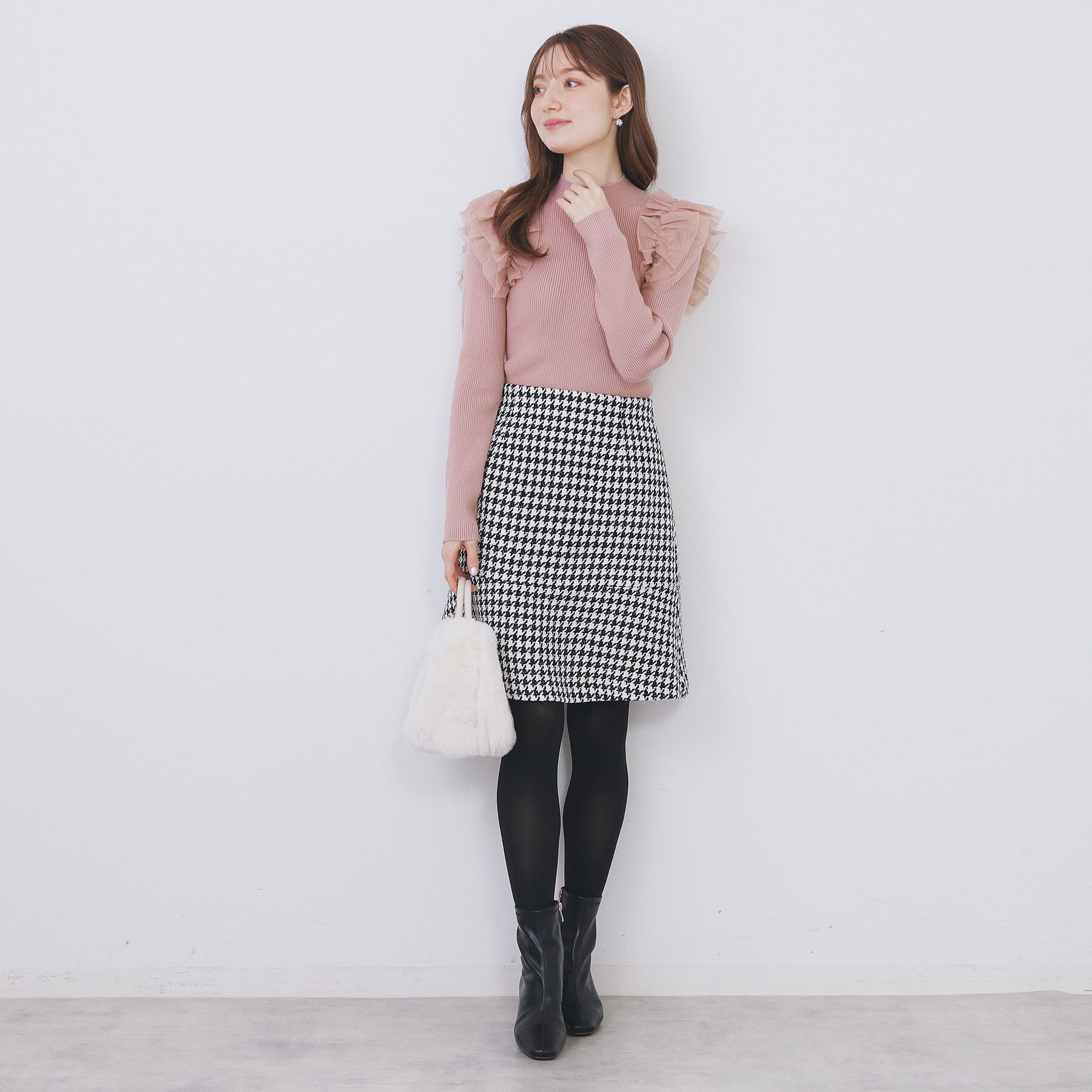 index「ショルダーチュールフリルハイネックニット【洗濯機OK/抗ピル】」|ニット・セーター|