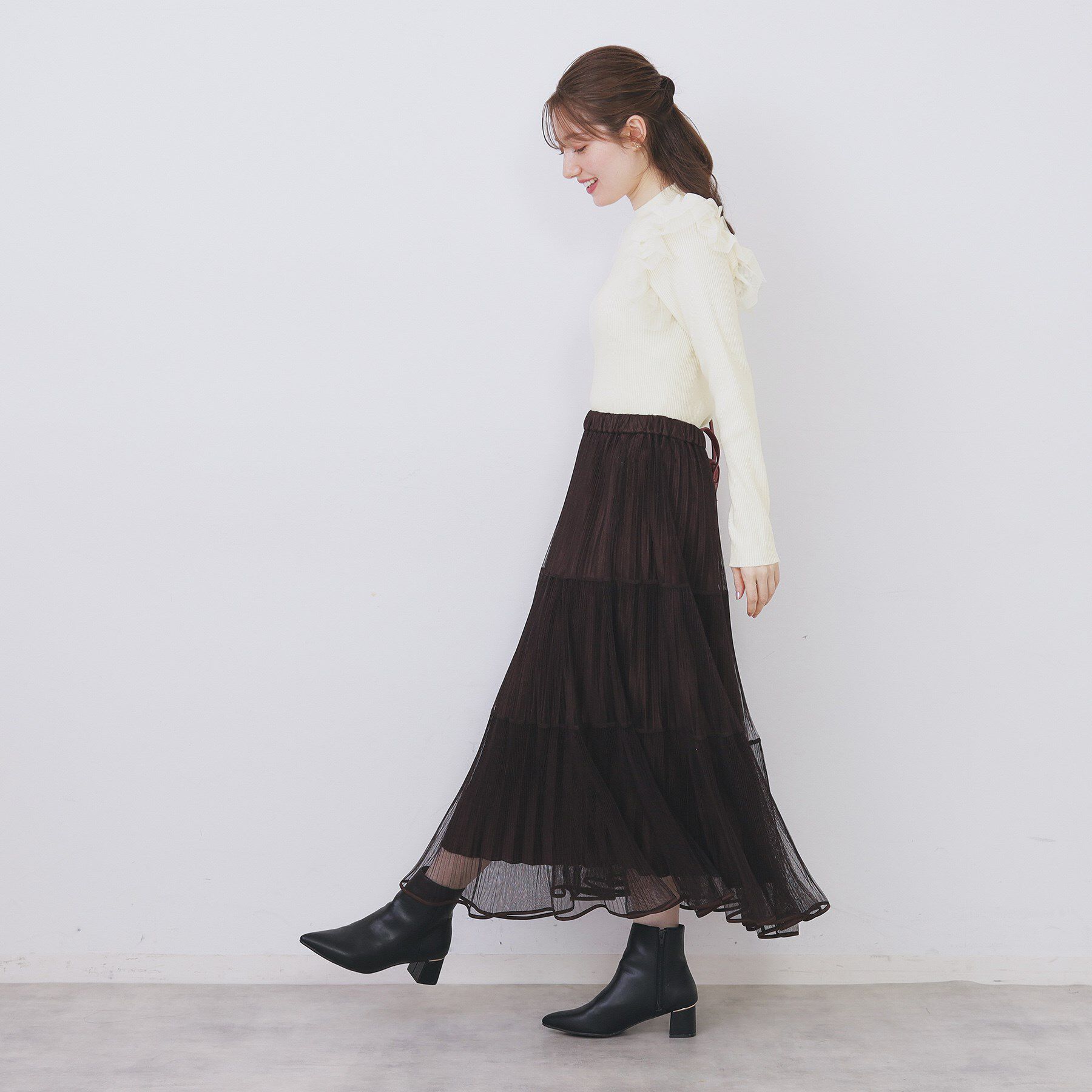 index「ショルダーチュールフリルハイネックニット【洗濯機OK/抗ピル】」|ニット・セーター|