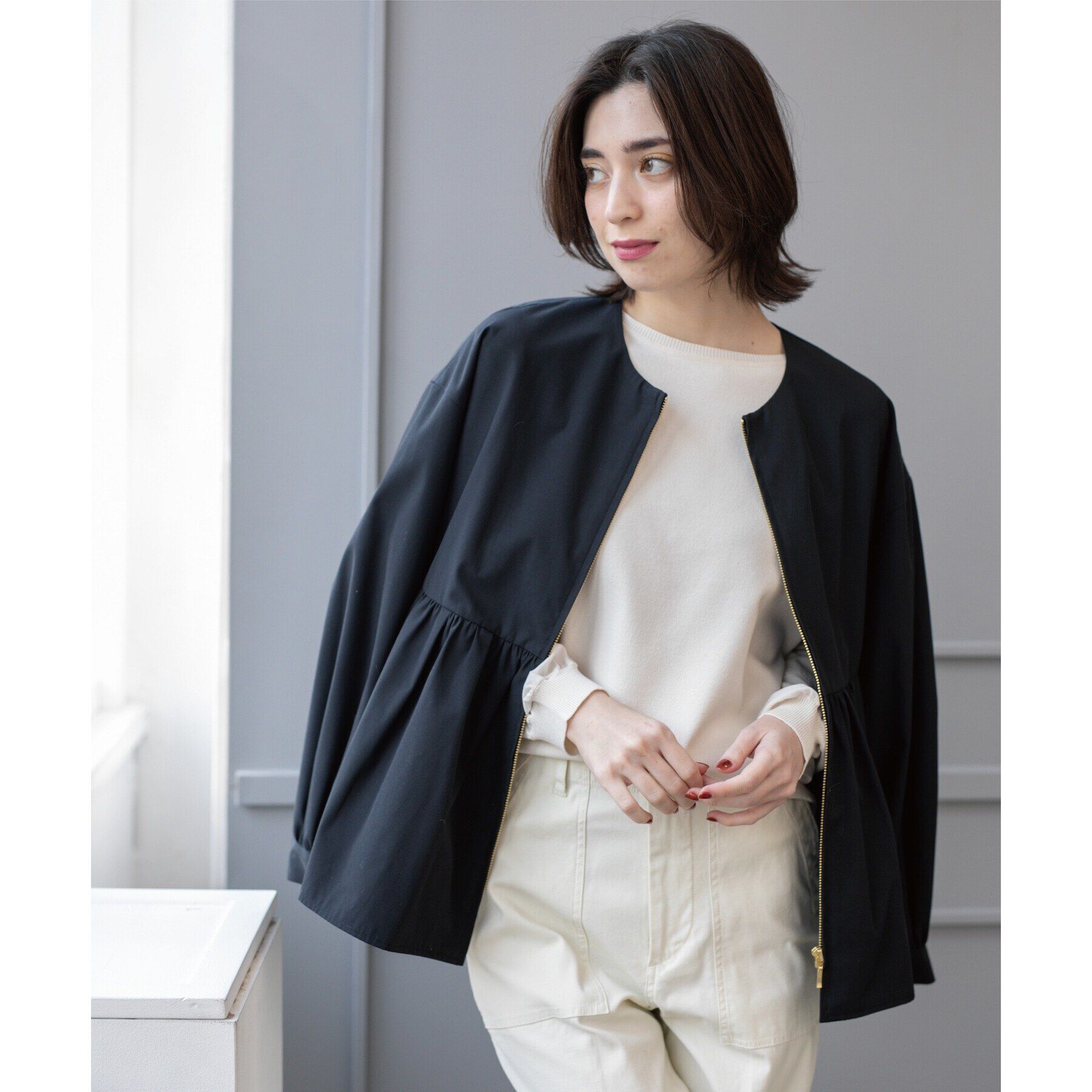 OPAQUE.CLIP「撥水ノーカラーペプラムブルゾン【洗濯機洗い可/花粉対応】」|ノーカラージャケット|