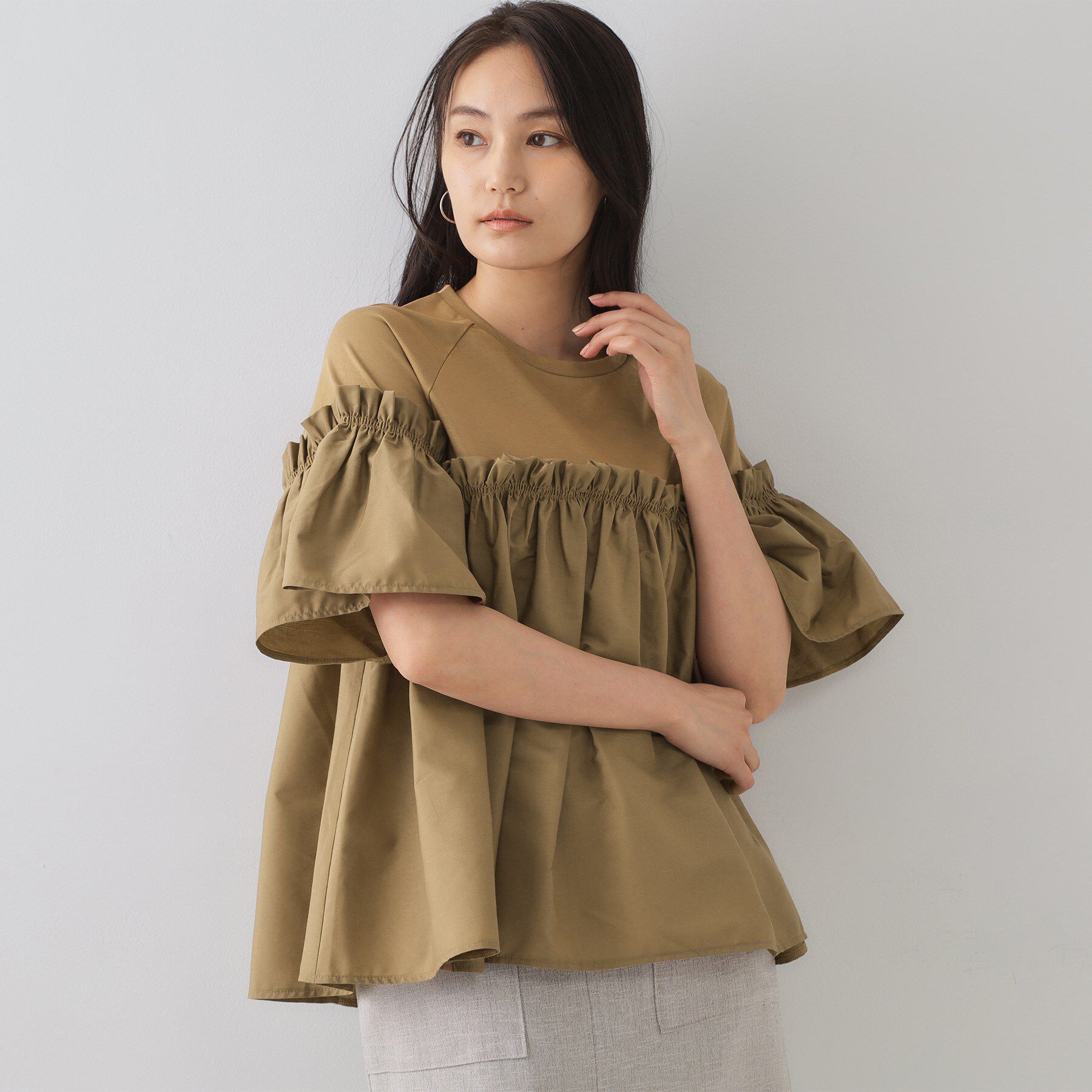 OPAQUE.CLIP「ギャザーフリルドッキングカットソー【洗濯機洗い可】」|Tシャツ・カットソー|キャメルブラウン(0