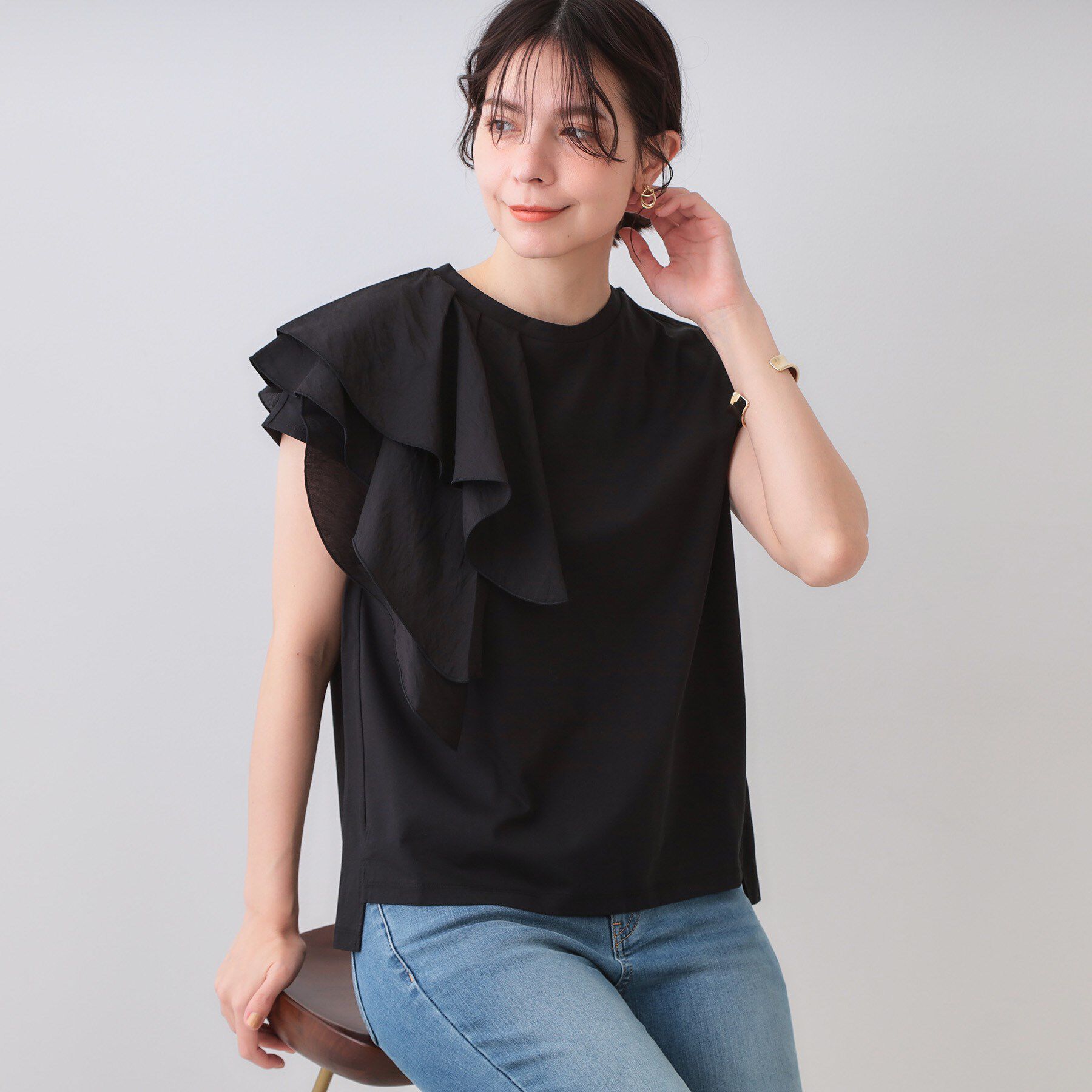 OPAQUE.CLIP「ショルダーフリルドッキングカットソー【洗濯機洗い可】」|Tシャツ・カットソー|ブラック(019)