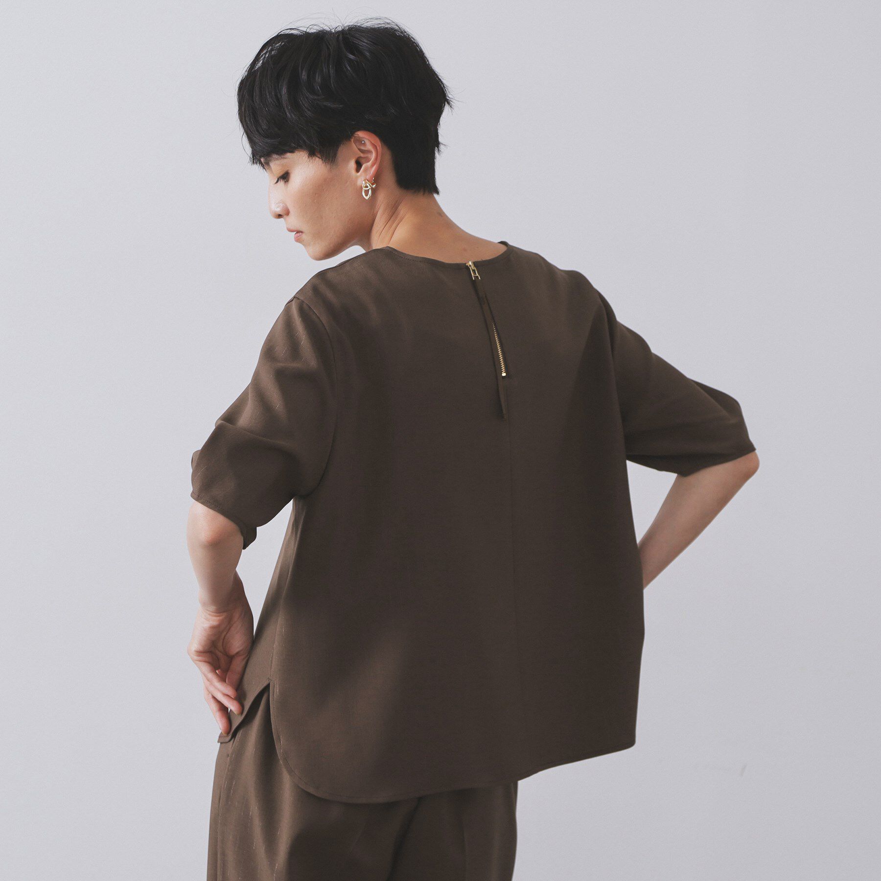 OPAQUE.CLIP「ラメストライプタックスリーブブラウス/セットアップ可【洗濯機洗い可/防シワ/吸水速乾】」|シャツ・ブラウス|