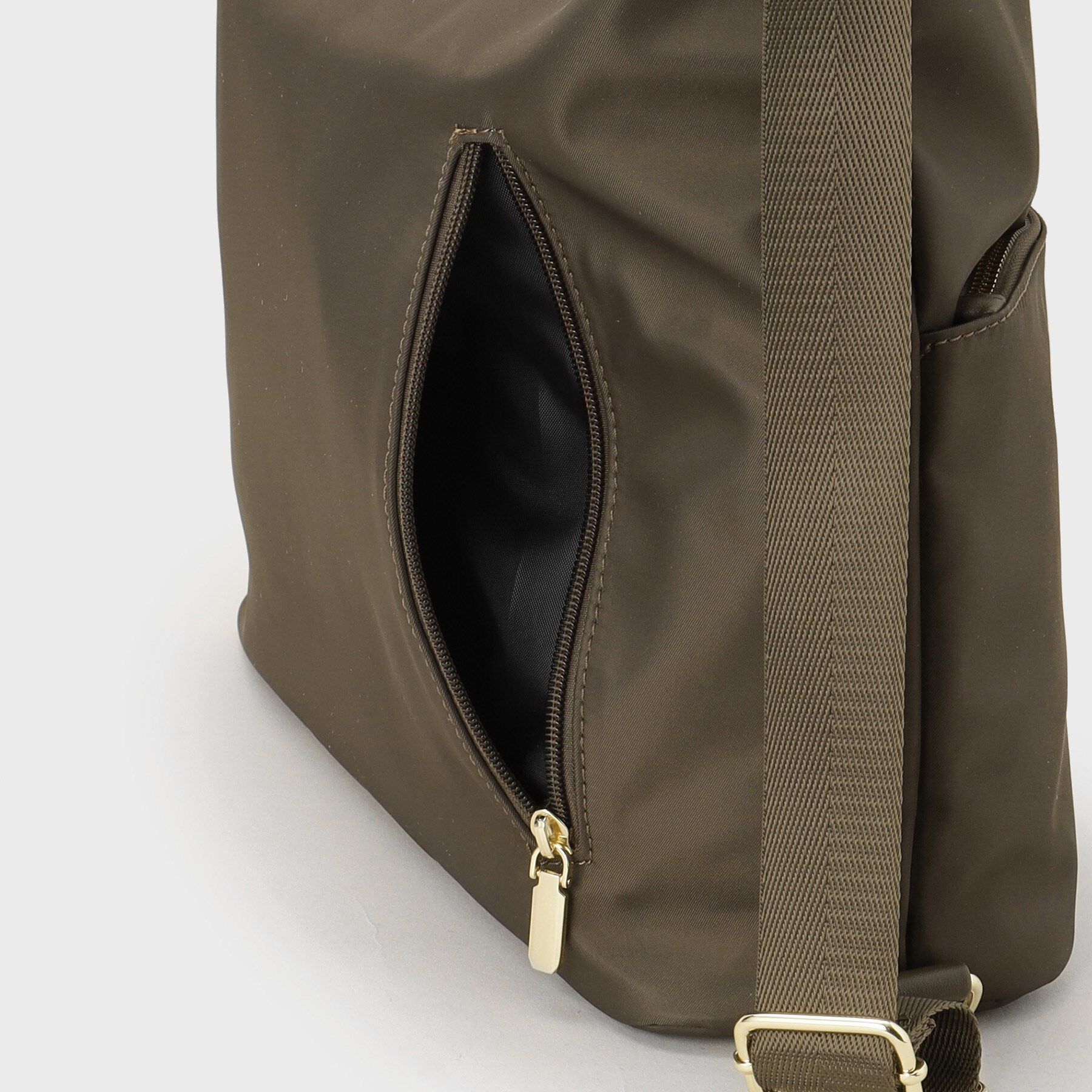 OPAQUE.CLIP「【3WAY/A4サイズ対応】リュックにもなるナイロンショルダーバッグ」|ショルダー・メッセンジャー|