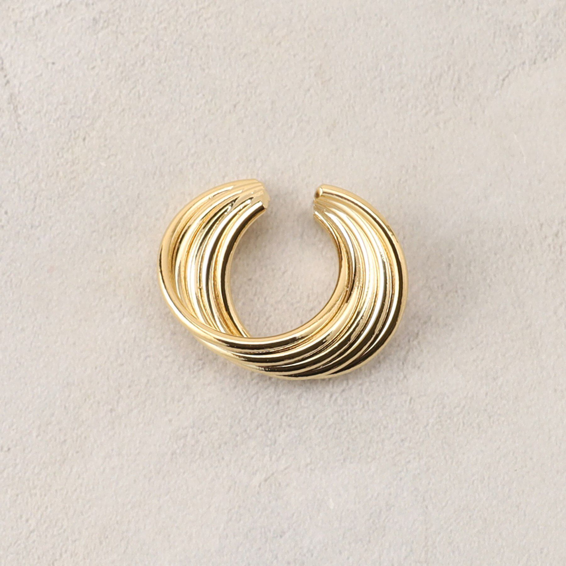 OPAQUE.CLIP「メタルレイヤード風イヤーカフ」|イヤリング|