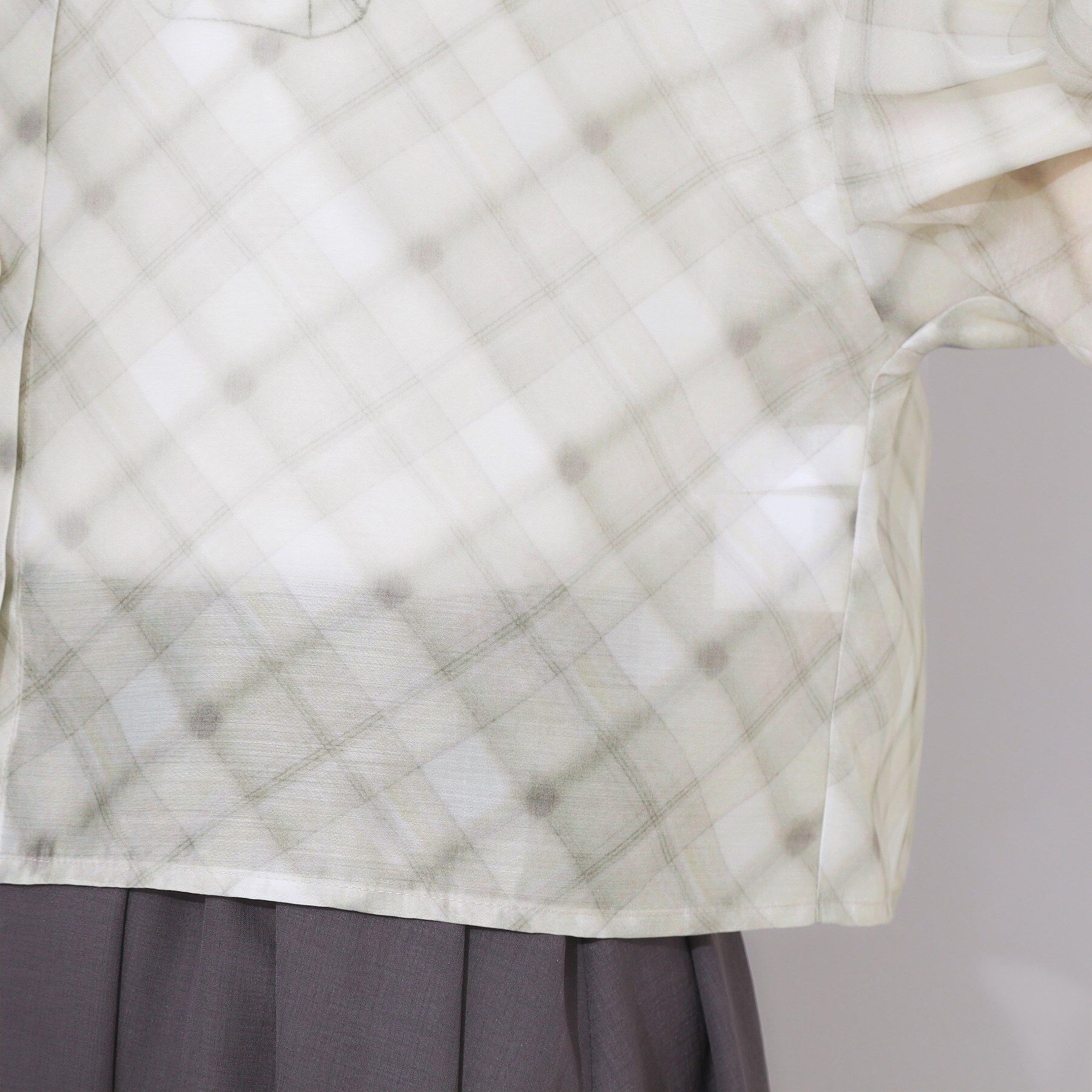 Couture broach「【洗える・秋まで使える】パール調ボタンシアーシャツ」|シャツ・ブラウス|