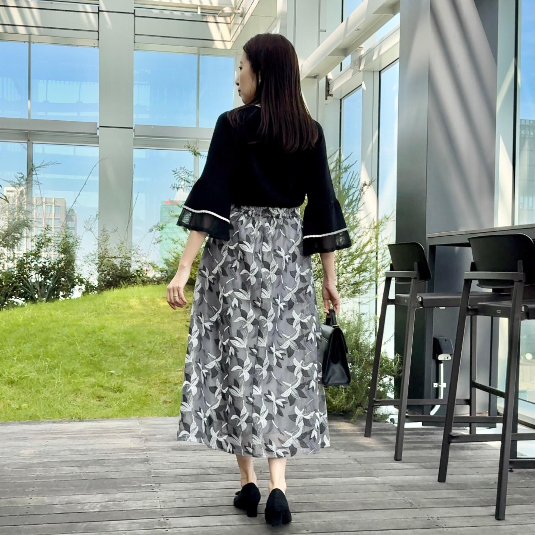 Couture broach「【フェミニン・着映え・通勤】シアーフレアー袖ニットトップス」|ニット・セーター|