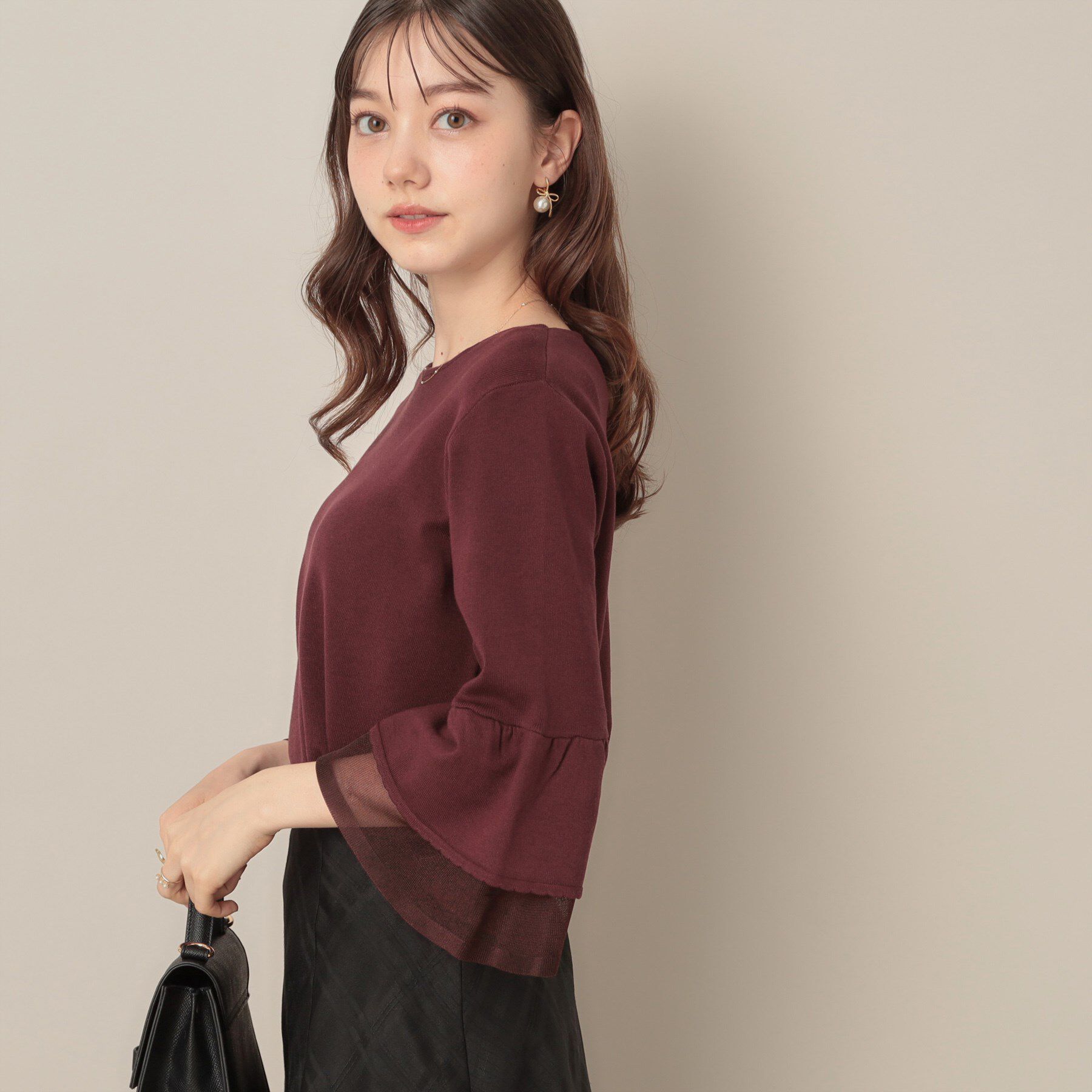 Couture broach「【フェミニン・着映え・通勤】シアーフレアー袖ニットトップス」|ニット・セーター|