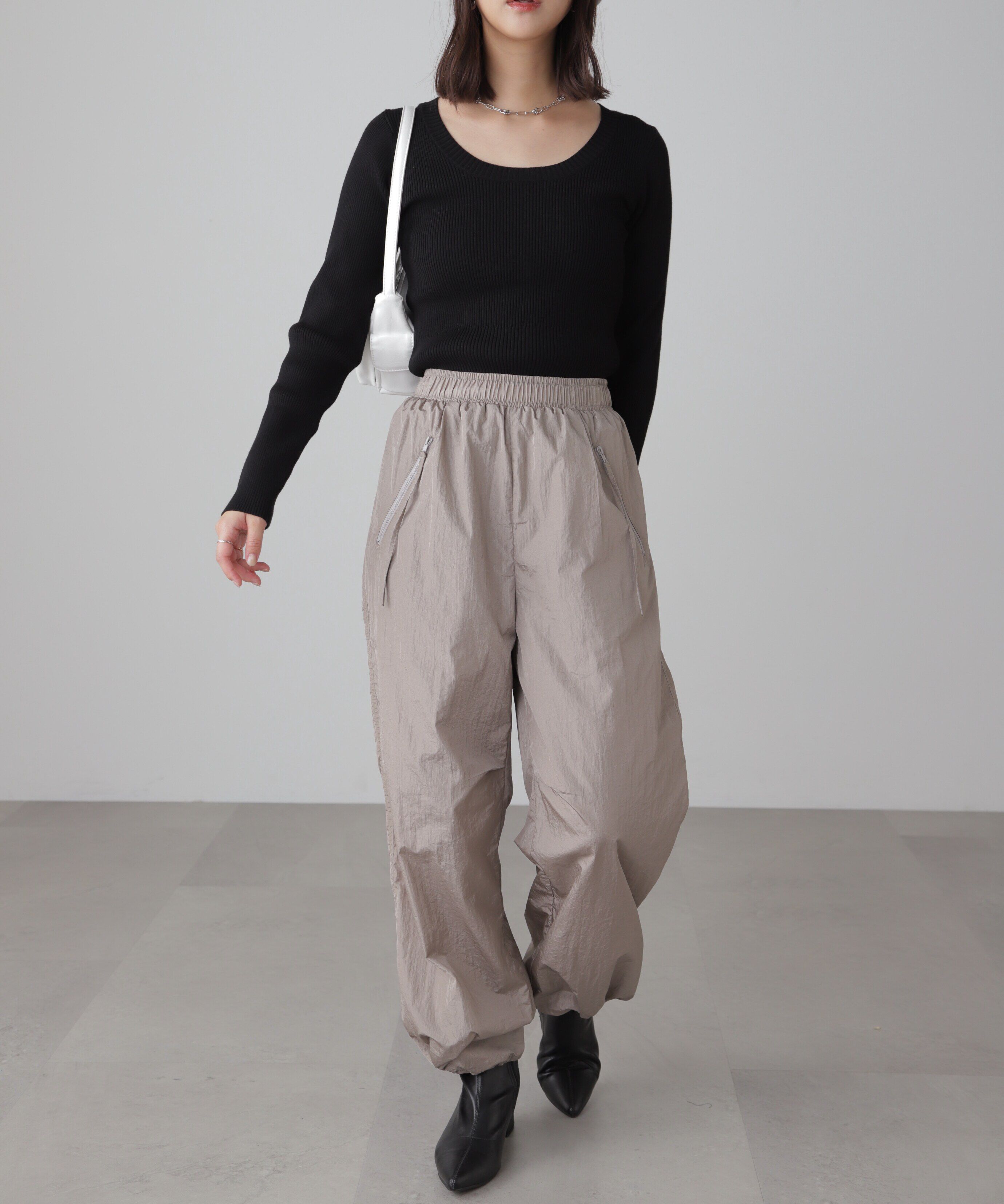  「〈洗える〉マシンウォッシャブルUネックニット」|ニット・セーター|