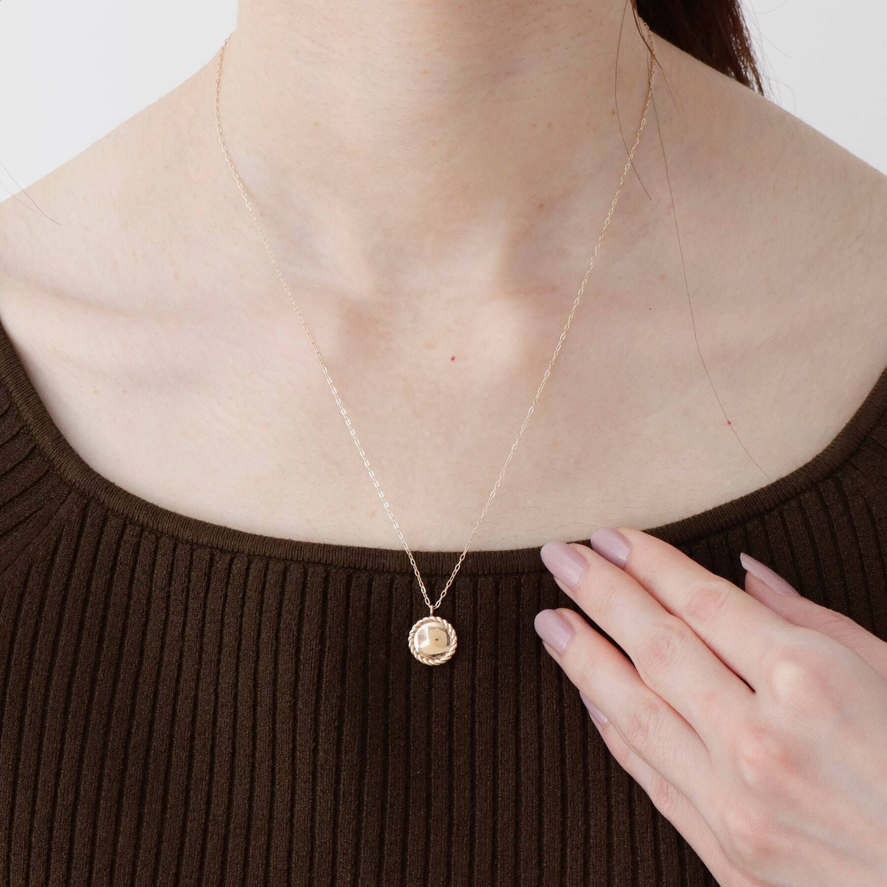 COCOSHNIK「K10コインモチーフ 縄目 ネックレス」|ネックレス|