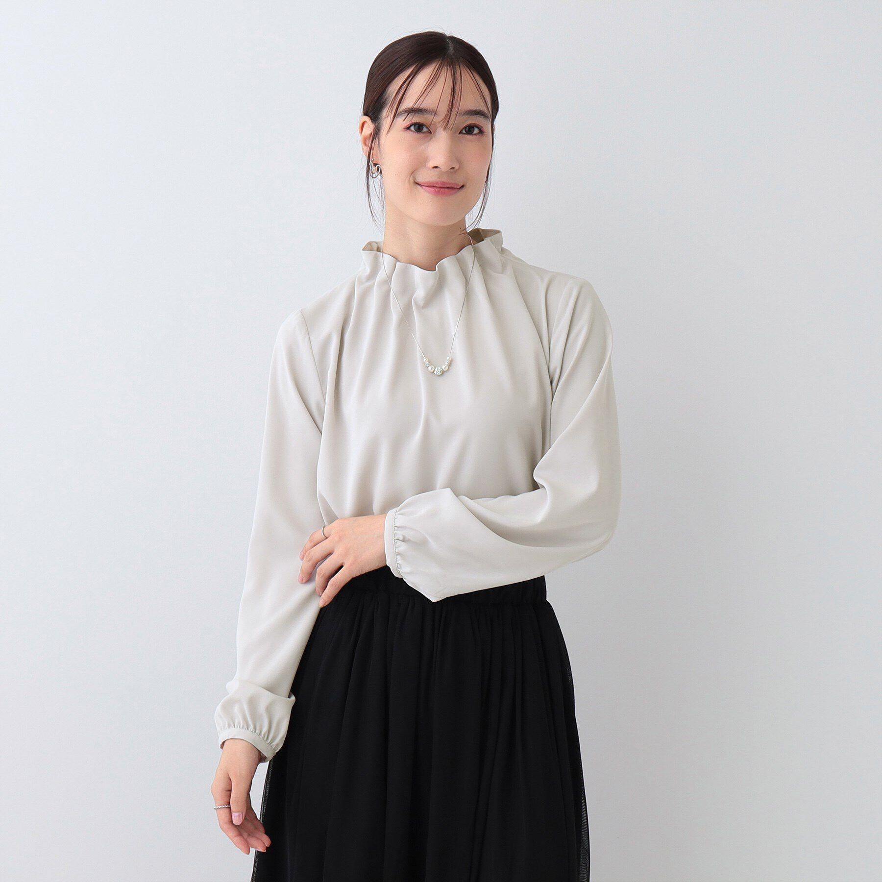 SHOO･LA･RUE「【S-3L/洗える/セレモニー】さらり軽やか フリルスタンドカラーブラウス」|シャツ・ブラウス|