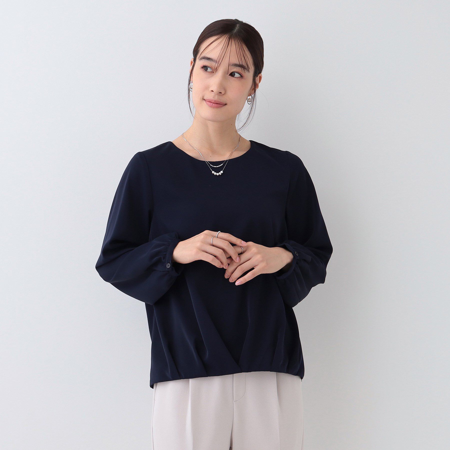 SHOO･LA･RUE「【通勤/セレモニー】さらり軽やか インせず決まる 裾タックブラウス」|シャツ・ブラウス|