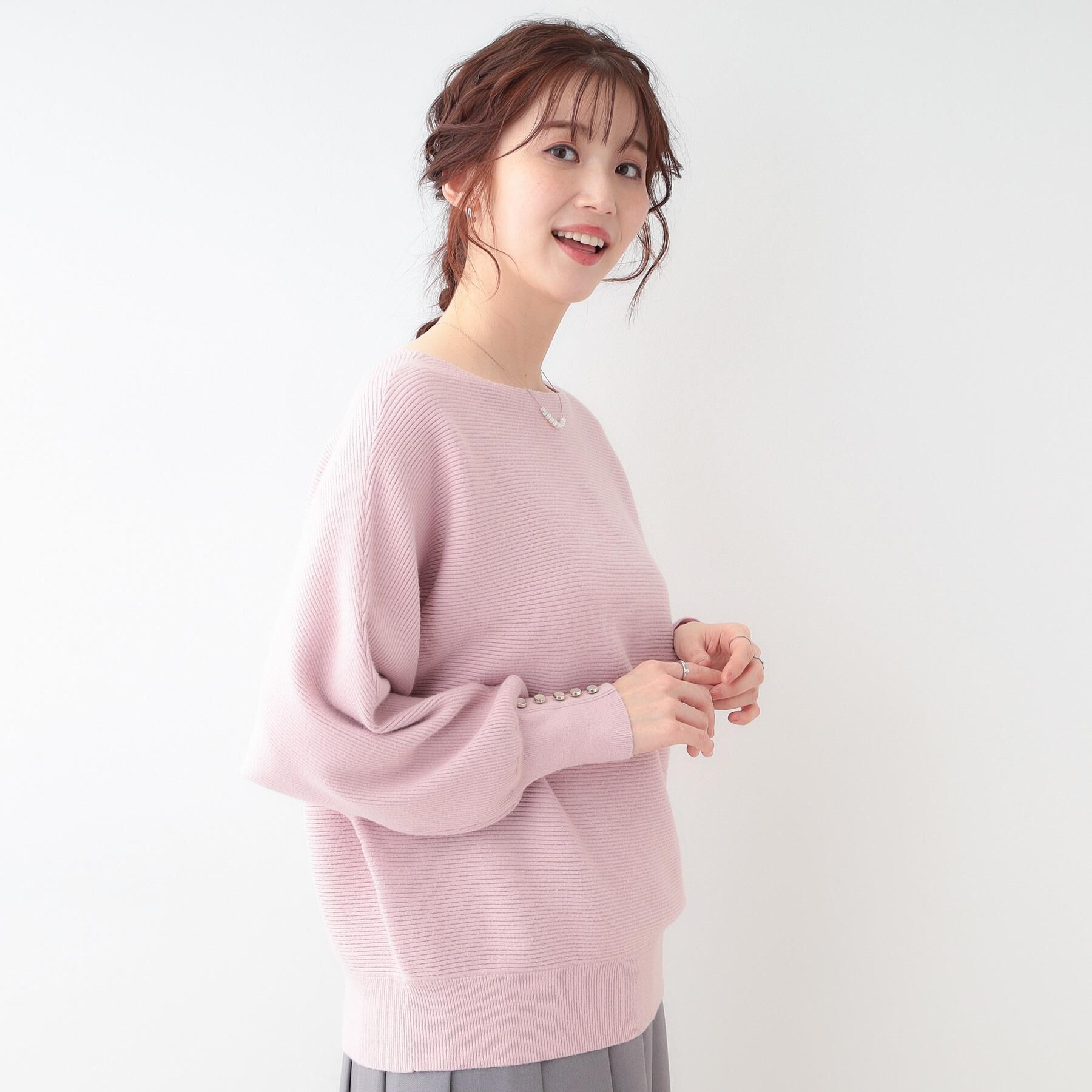 SHOO･LA･RUE「【洗える】大人の上品コーデに お袖ビジュー釦付きリブドルマンニット」|ニット・セーター|