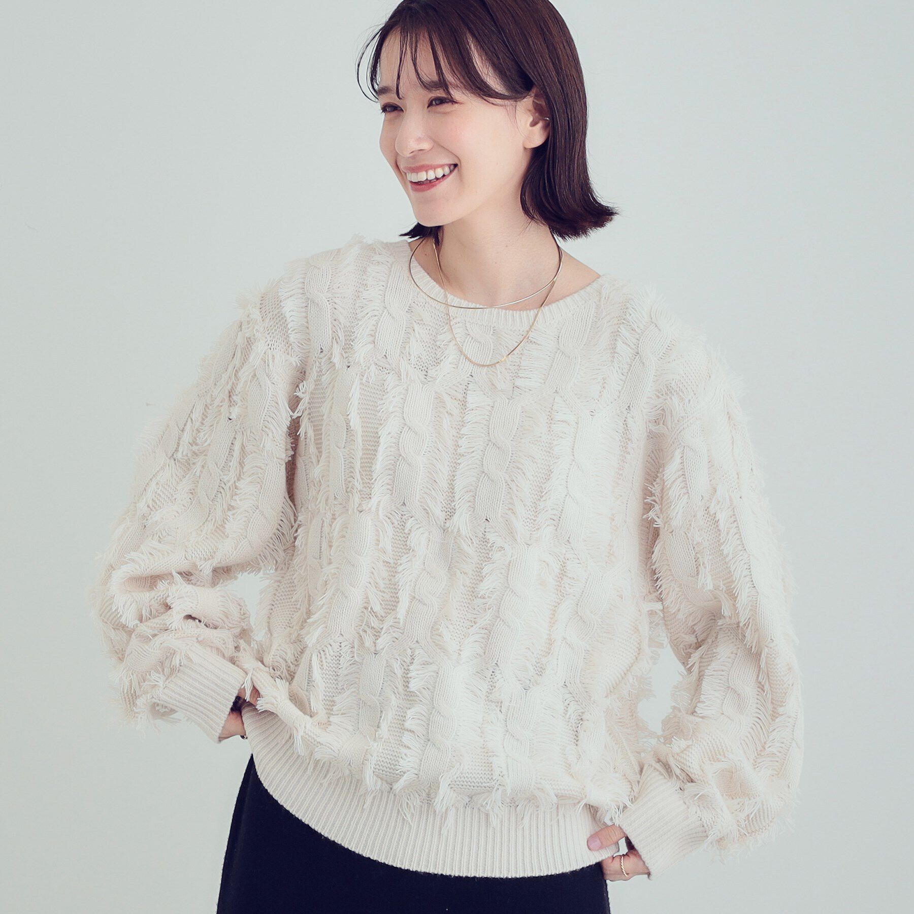 SHOO･LA･RUE「【S-LL】一枚で主役級。フリンジが目を惹くゆるニット」|ニット・セーター|オフホワイト(003