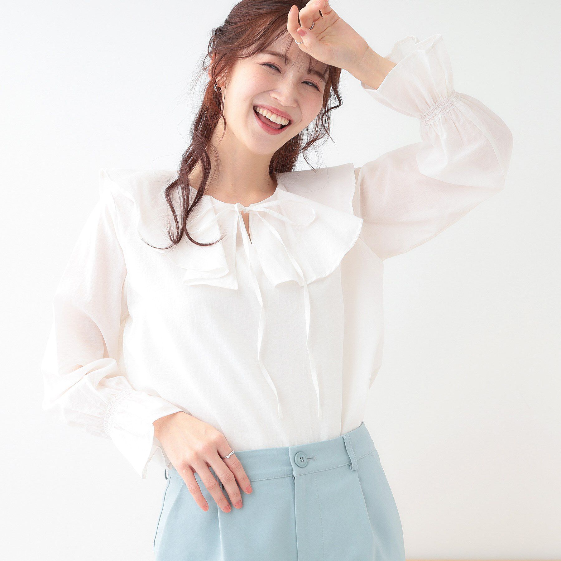 SHOO･LA･RUE「【洗える/S-LL】甘すぎない大人のフリルブラウス」|シャツ・ブラウス|オフホワイト(003