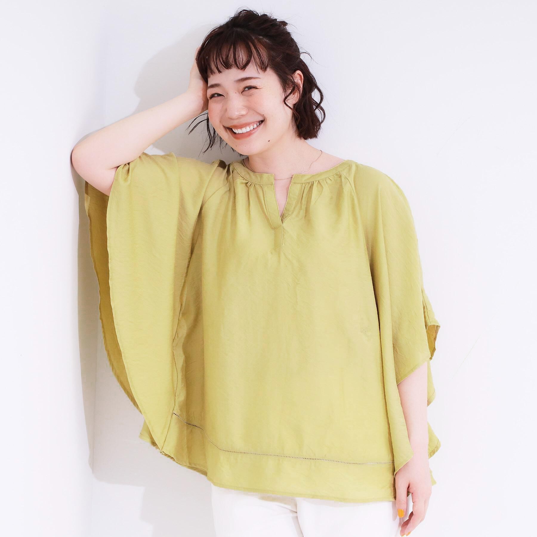SHOO･LA･RUE「【洗える/ひんやり】涼しく体型カバー お袖フレア ドレープブラウス」|シャツ・ブラウス|