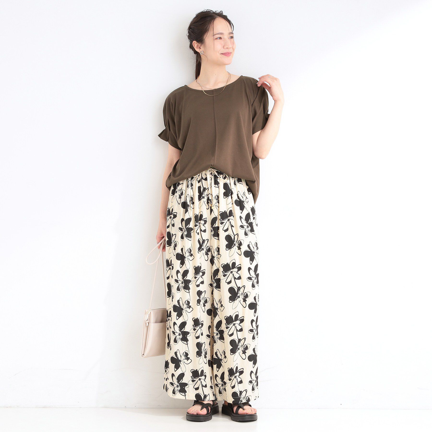 SHOO･LA･RUE「【S-LL/UV/プチプラ】お袖タックで好印象 デザインTシャツ」|Tシャツ・カットソー|