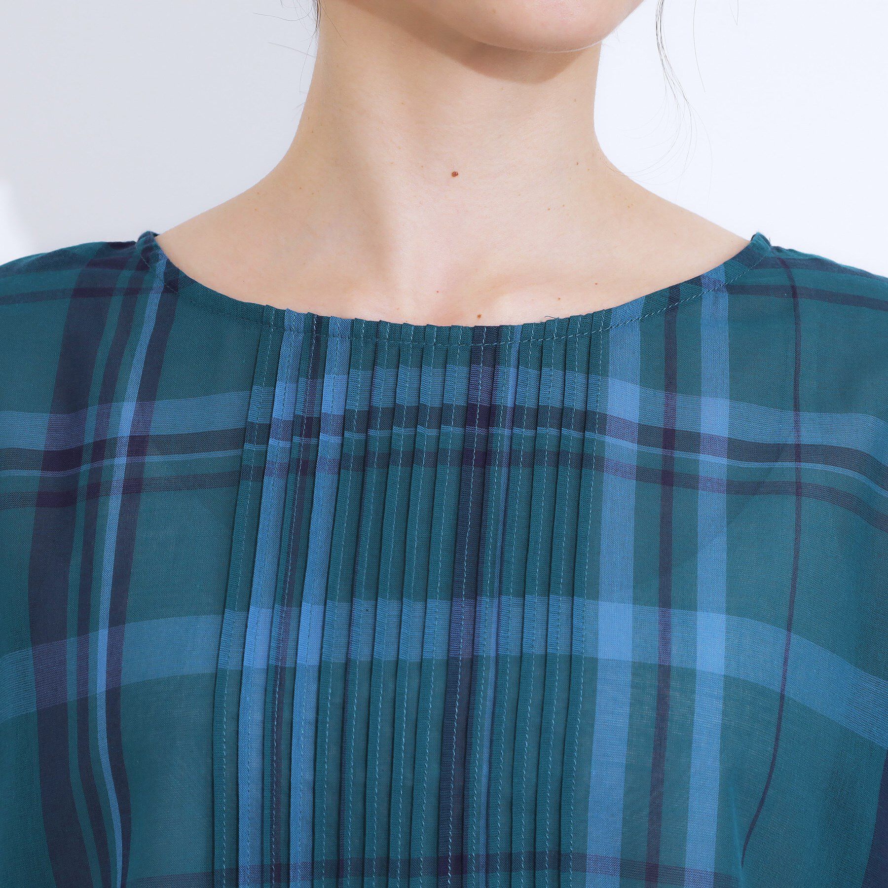 SHOO･LA･RUE「【S-LL/体型カバー】インせず着られる ポンチョシルエット シアーチェックブラウス」|シャツ・ブラウス|