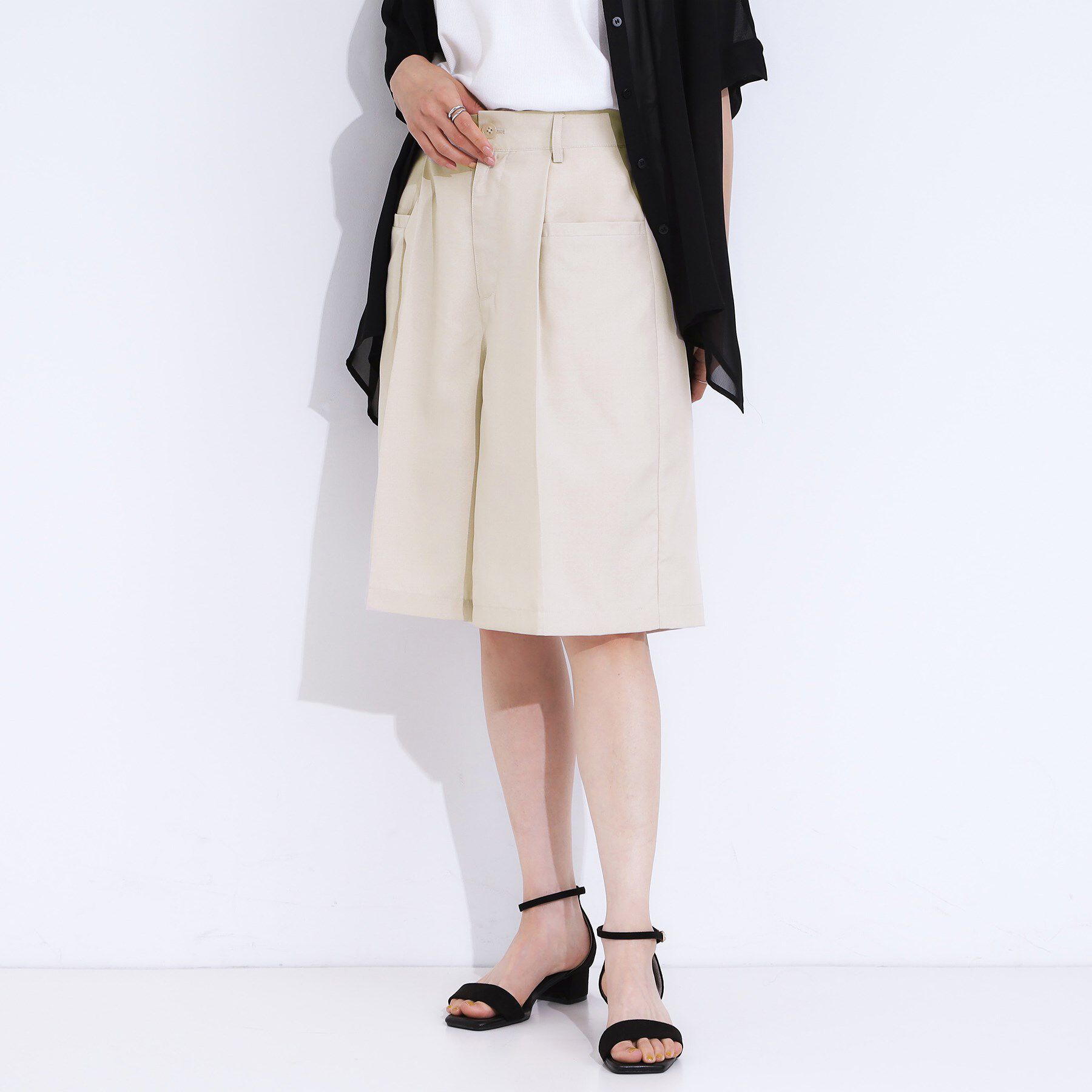 SHOO･LA･RUE「【S-LL】大人のための 麻調タックハーフパンツ」|その他|グレージュ(050)