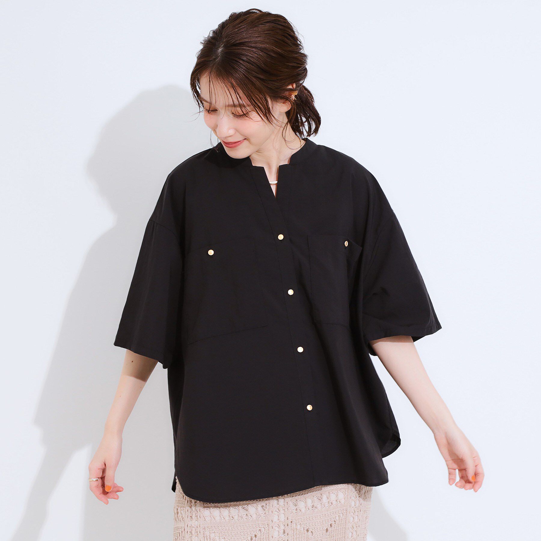 SHOO･LA･RUE「【S-LL】大人の抜け感 ビックポケット Vネックシャツ」|シャツ・ブラウス|