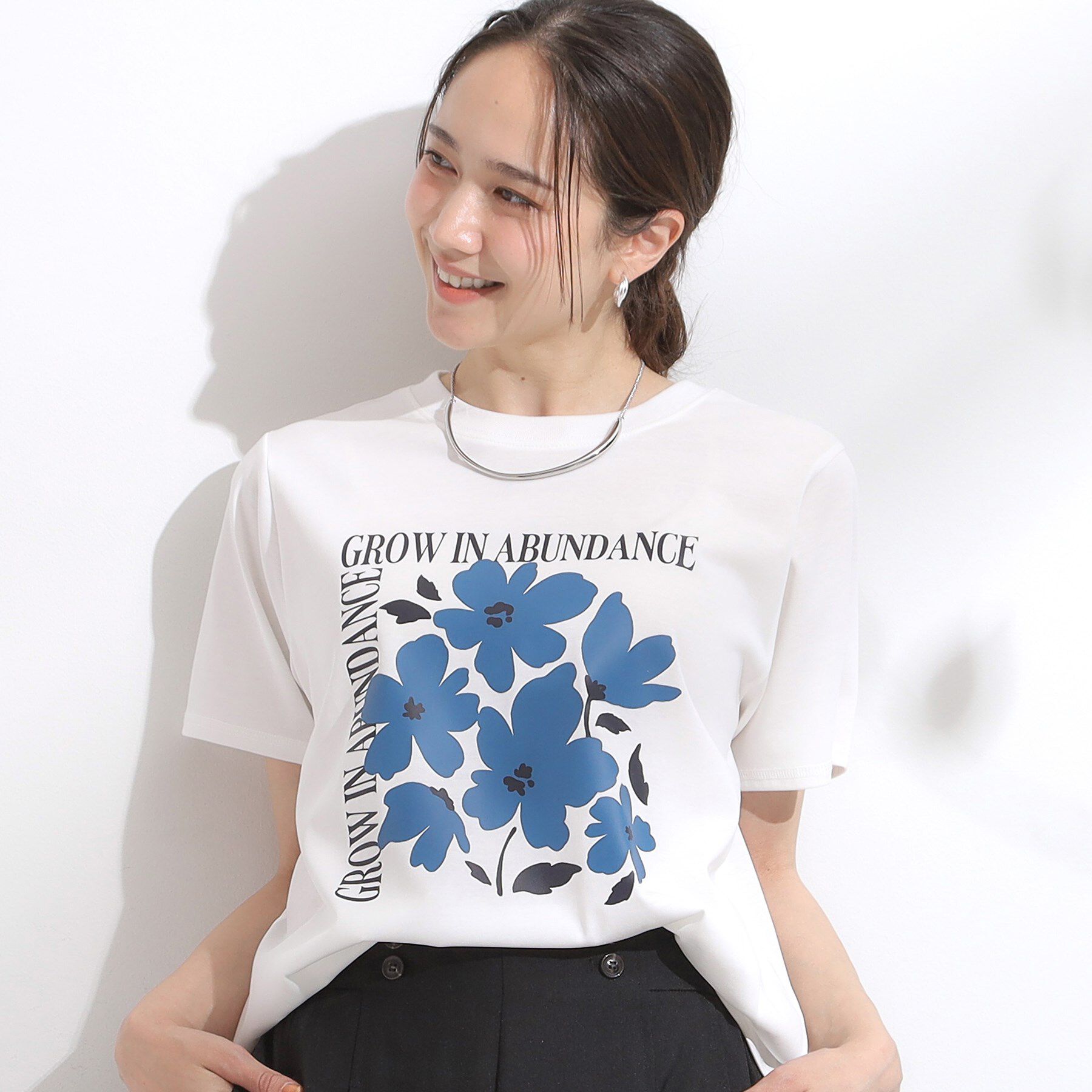 SHOO･LA･RUE「【S-LL/ひんやり/汗ジミ軽減/UVカット】グラフィックアソートTシャツ」|Tシャツ・カットソー|ホワイト(201)