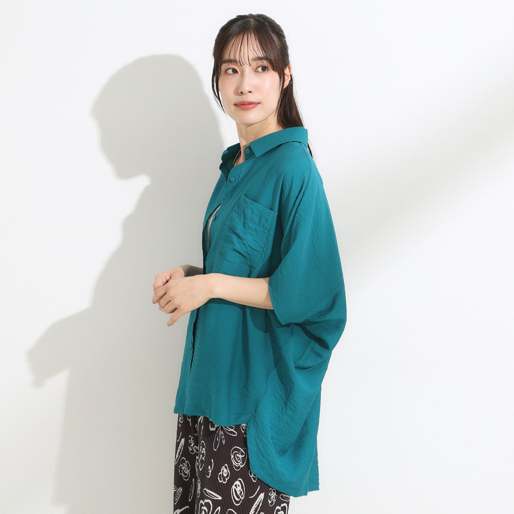 SHOO･LA･RUE「【洗える/S-LL/5分袖】1枚でも羽織としても。さらさらドレープシャツ」|シャツ・ブラウス|