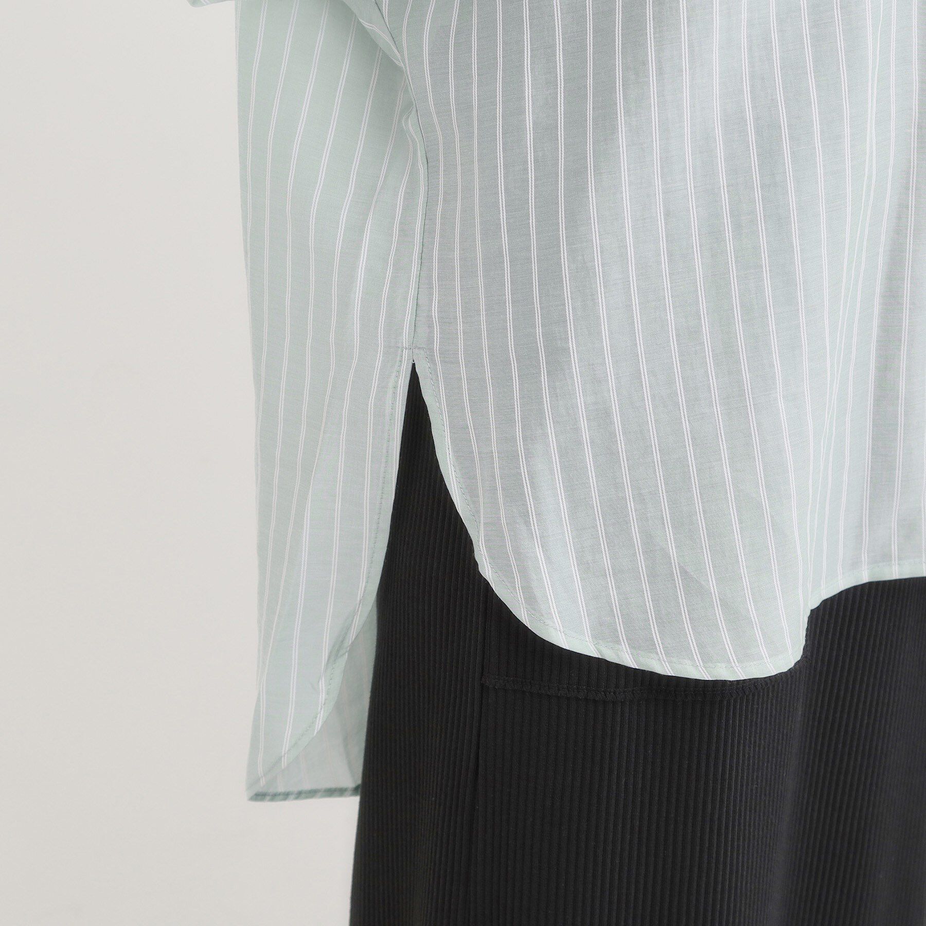 SHOO･LA･RUE「【S-LL/ひんやり】程よい透け感 ストライプ柄 お袖ギャザーデザインシャツ」|シャツ・ブラウス|