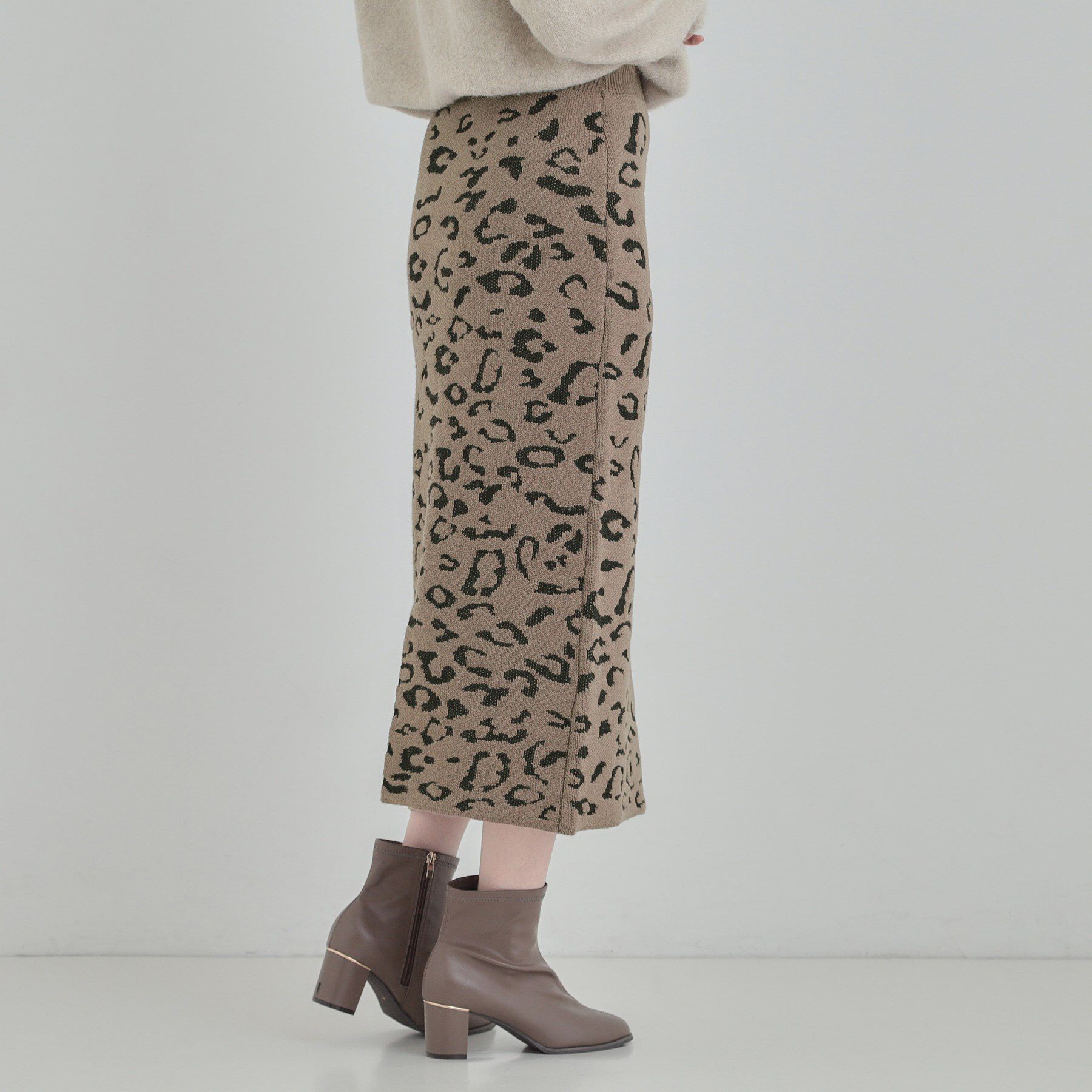 SHOO･LA･RUE「【S-LL】シンプルコーデが惹き立つ レオパード柄ニットナロースカート」|スカート|