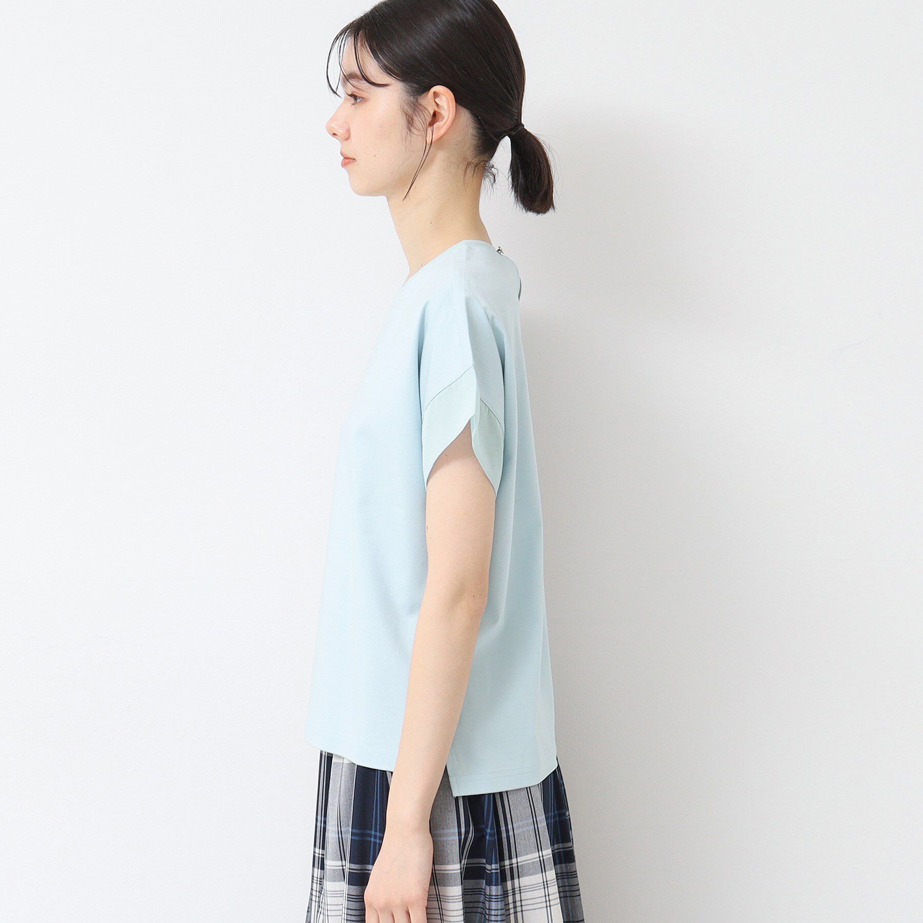 Dessin「【シリーズ累計8万枚！選べる5サイズ/6色展開/洗える】美光沢カットソー【オンにもオフにもちょうどい」|Tシャツ・カットソー|