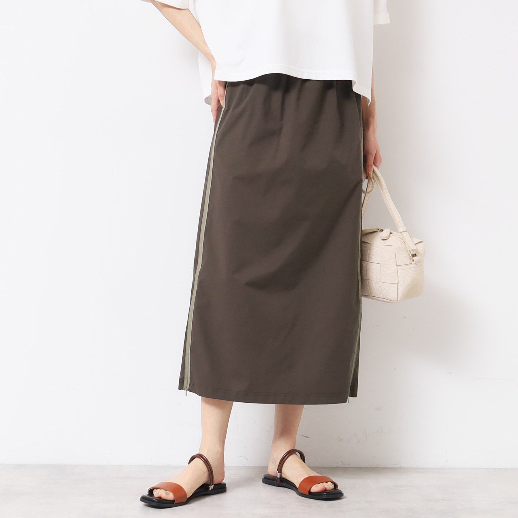Dessin「【撥水・洗える】サイドジップ付きIラインスカート」|スカート|