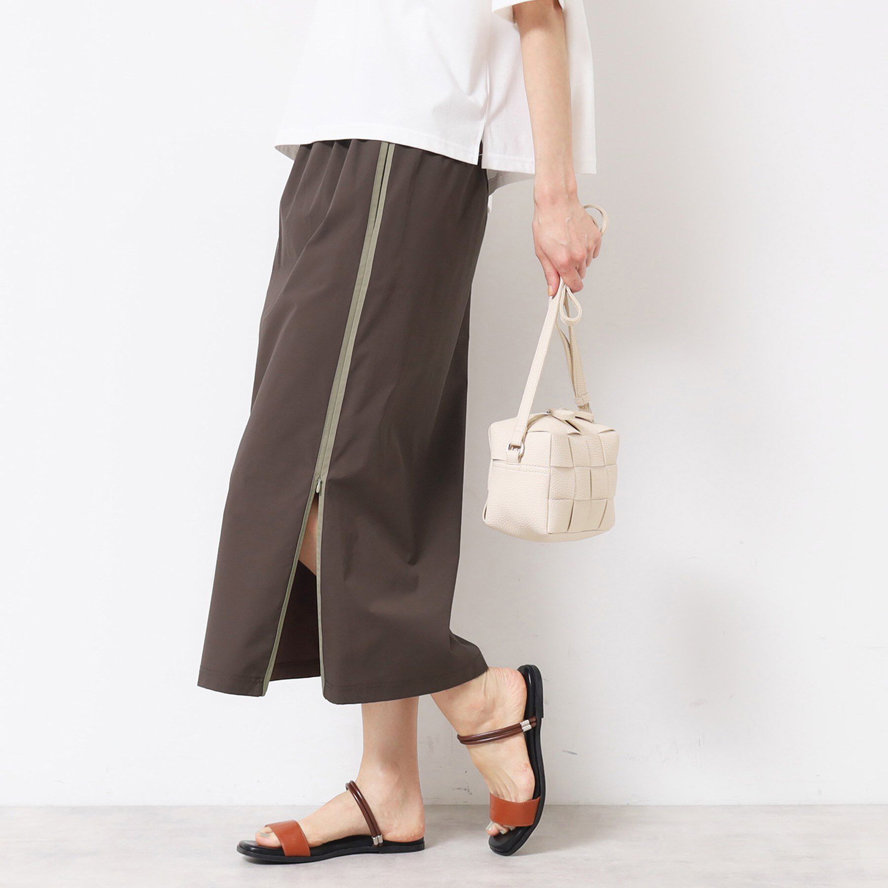 Dessin「【撥水・洗える】サイドジップ付きIラインスカート」|スカート|