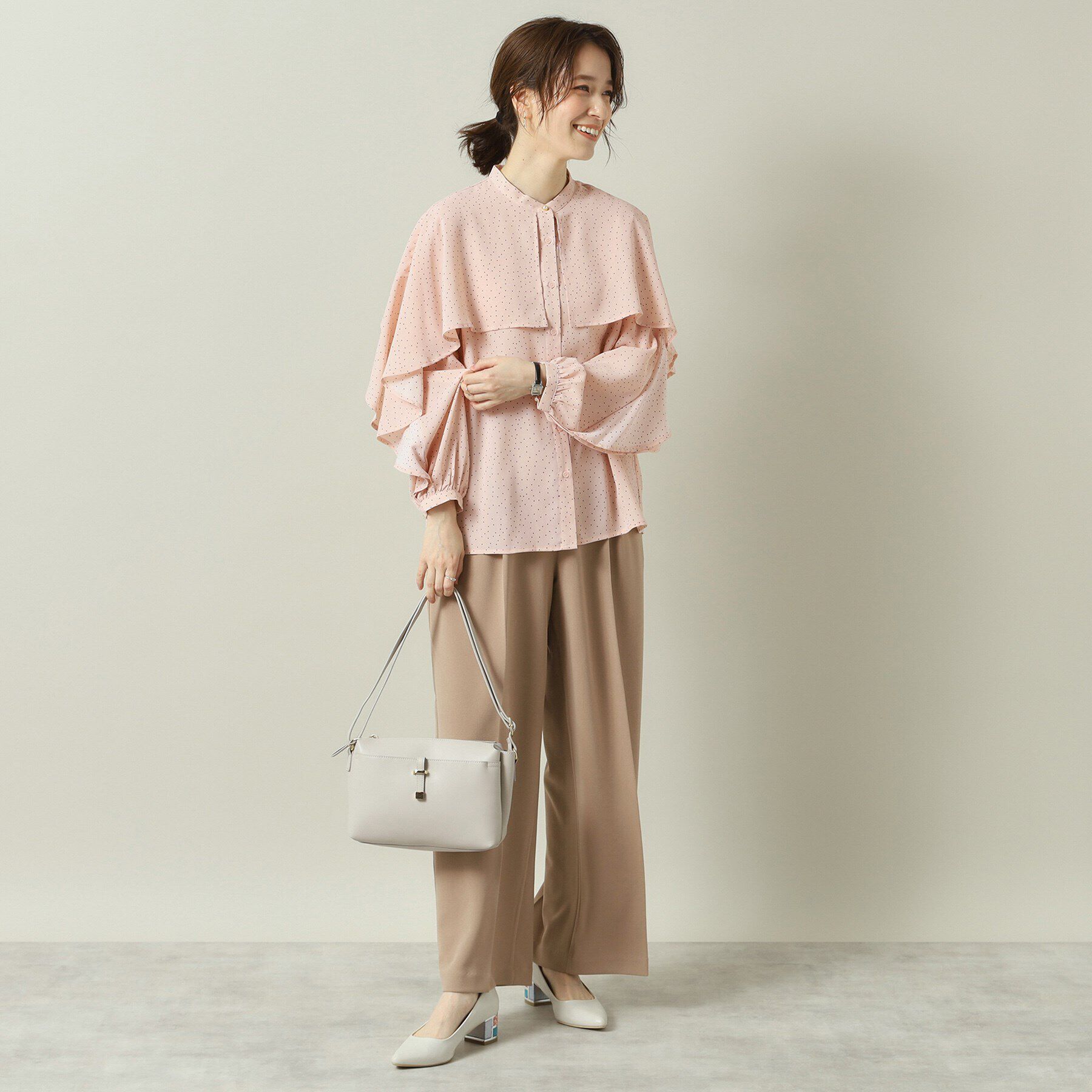 ITS&rsquo;DEMO「【手洗い可】ケープフリルドットブラウス」|シャツ・ブラウス|