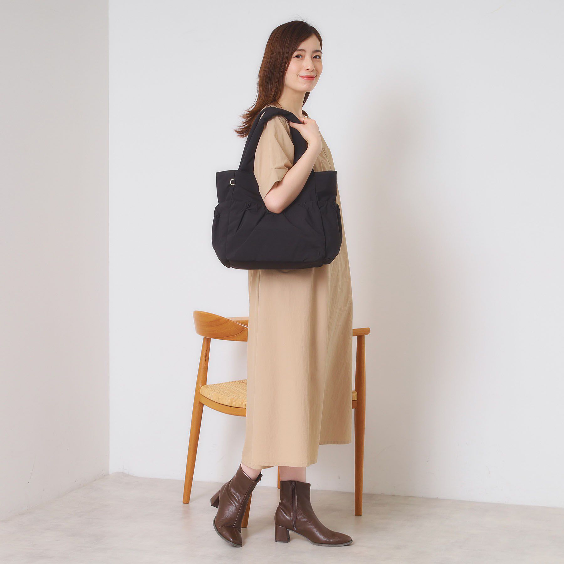 ITS&rsquo;DEMO「【A4／9ポケット】ふんわり軽量撥水トート」|トートバッグ|