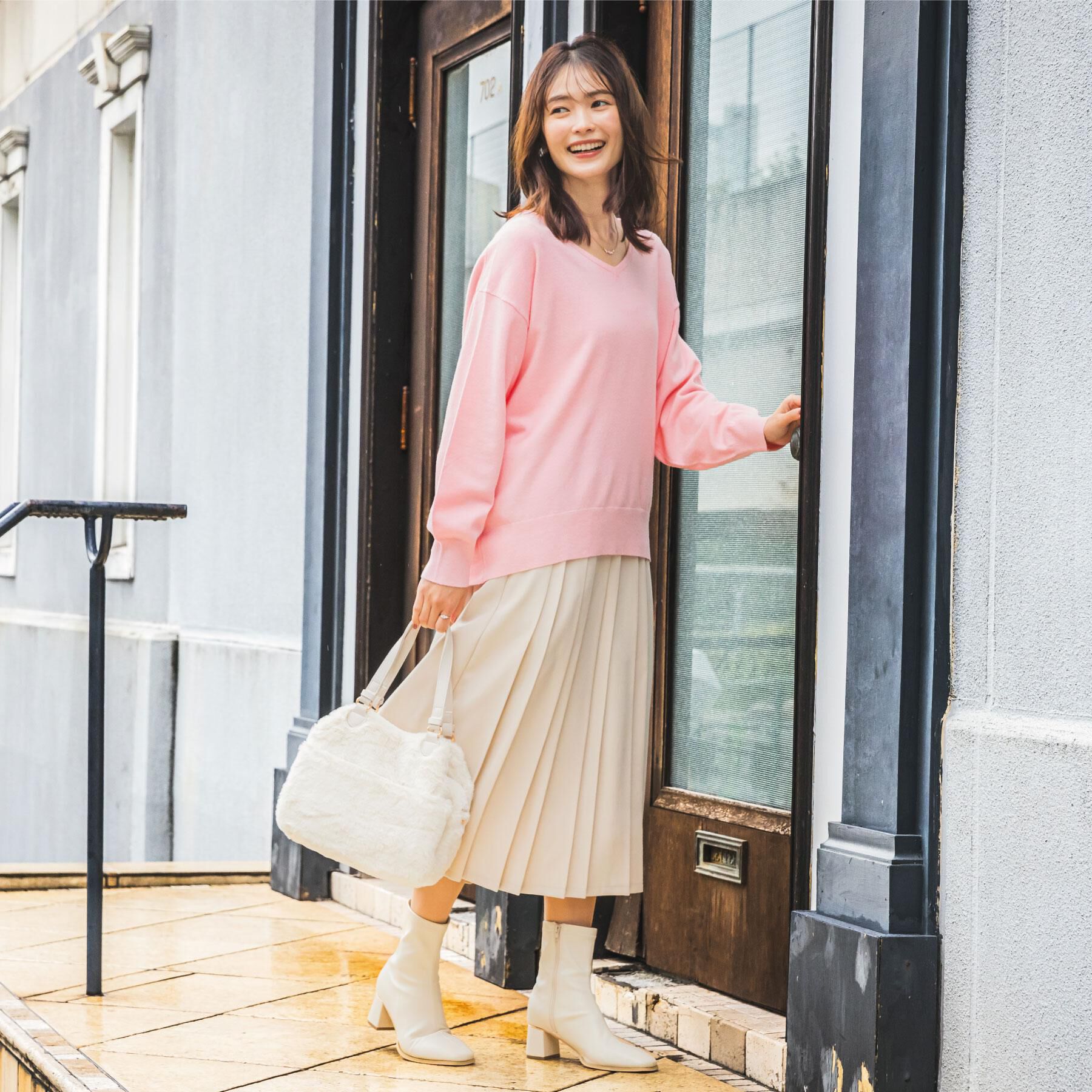 ITS&rsquo;DEMO「【静電気防止／手洗い可】クリーミータッチVネックニット」|ニット・セーター|