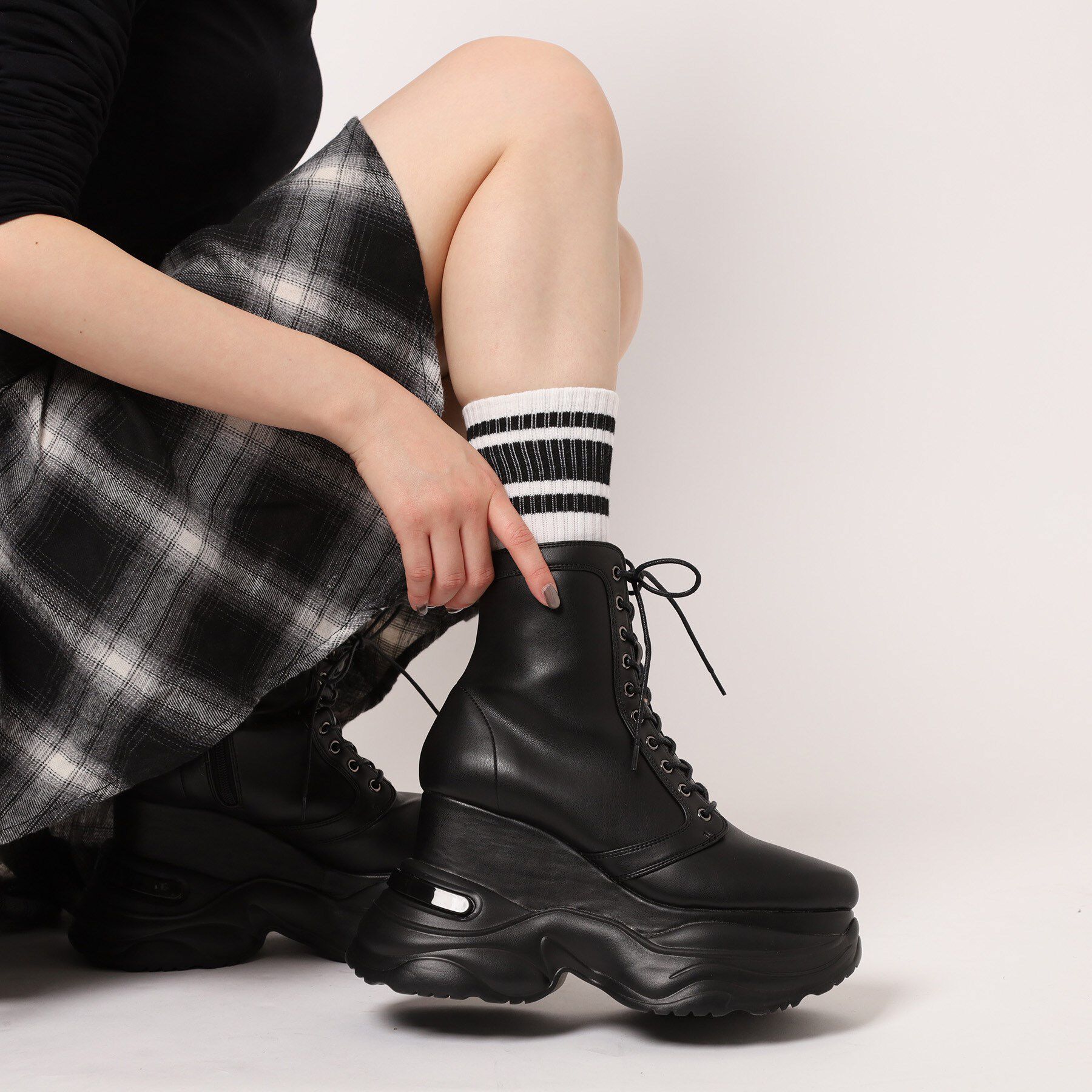 ESPERANZA「厚底スニーカーショートブーツ【レースアップ・足首にフィットして細見え】歩きやすいブーツスニーカー」|ショートブーツ|