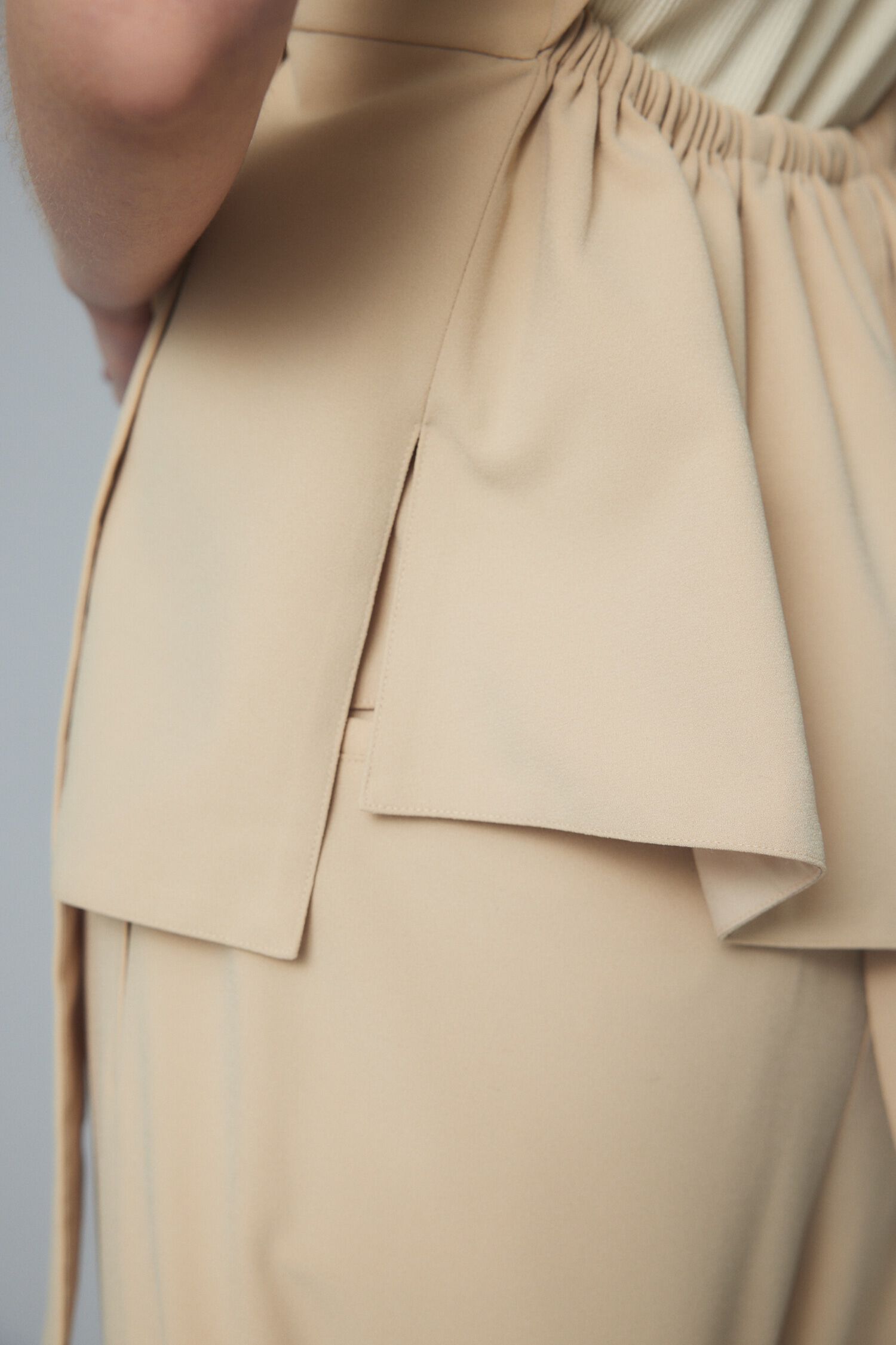 HeRIN.CYE「Back open camisole」|キャミソール|