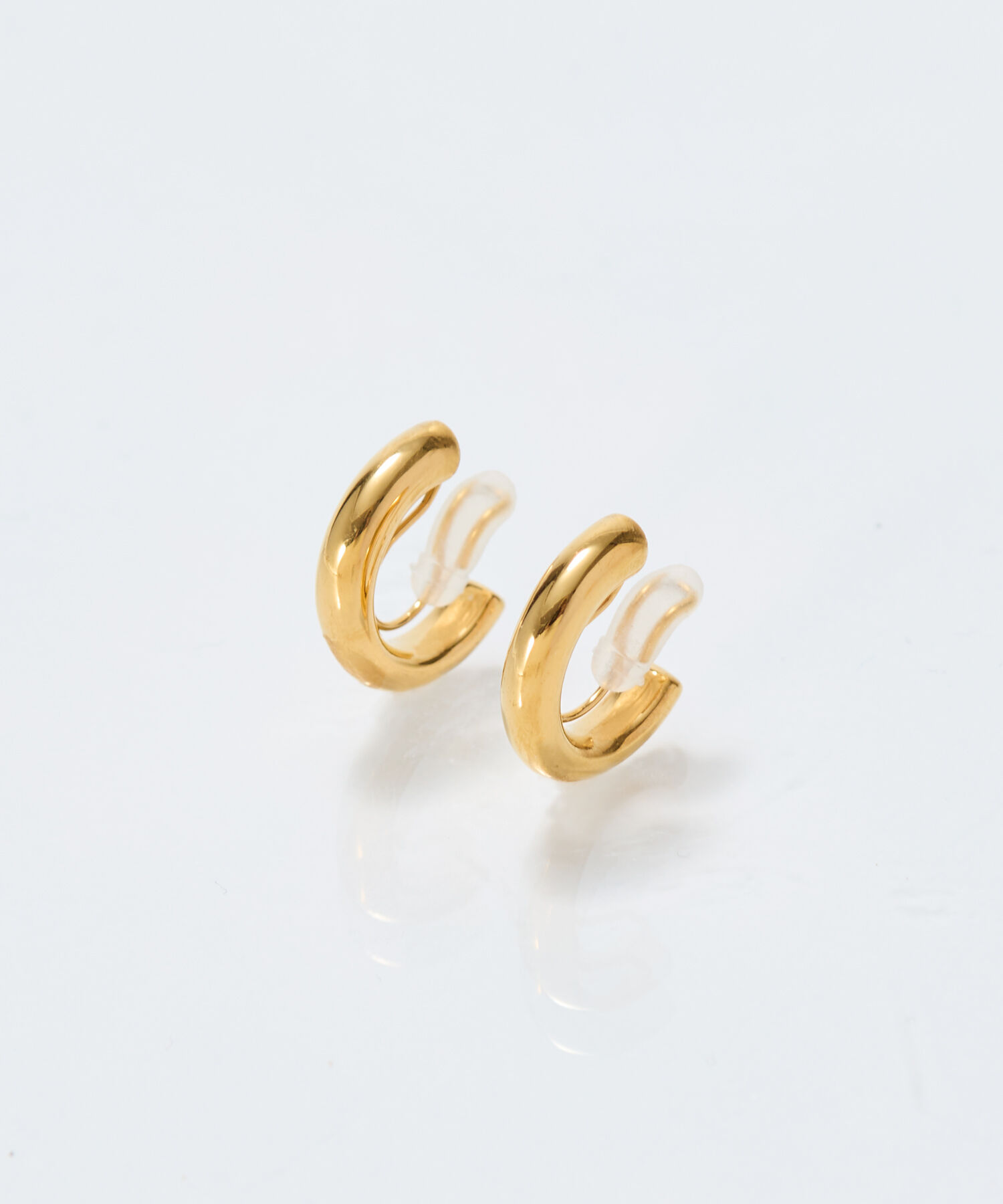 Phoebe「【痛くないシリーズ/金属アレルギー対応】ミニマルストレートフープライトフィットイヤリング　ゴールド」|イヤリング|