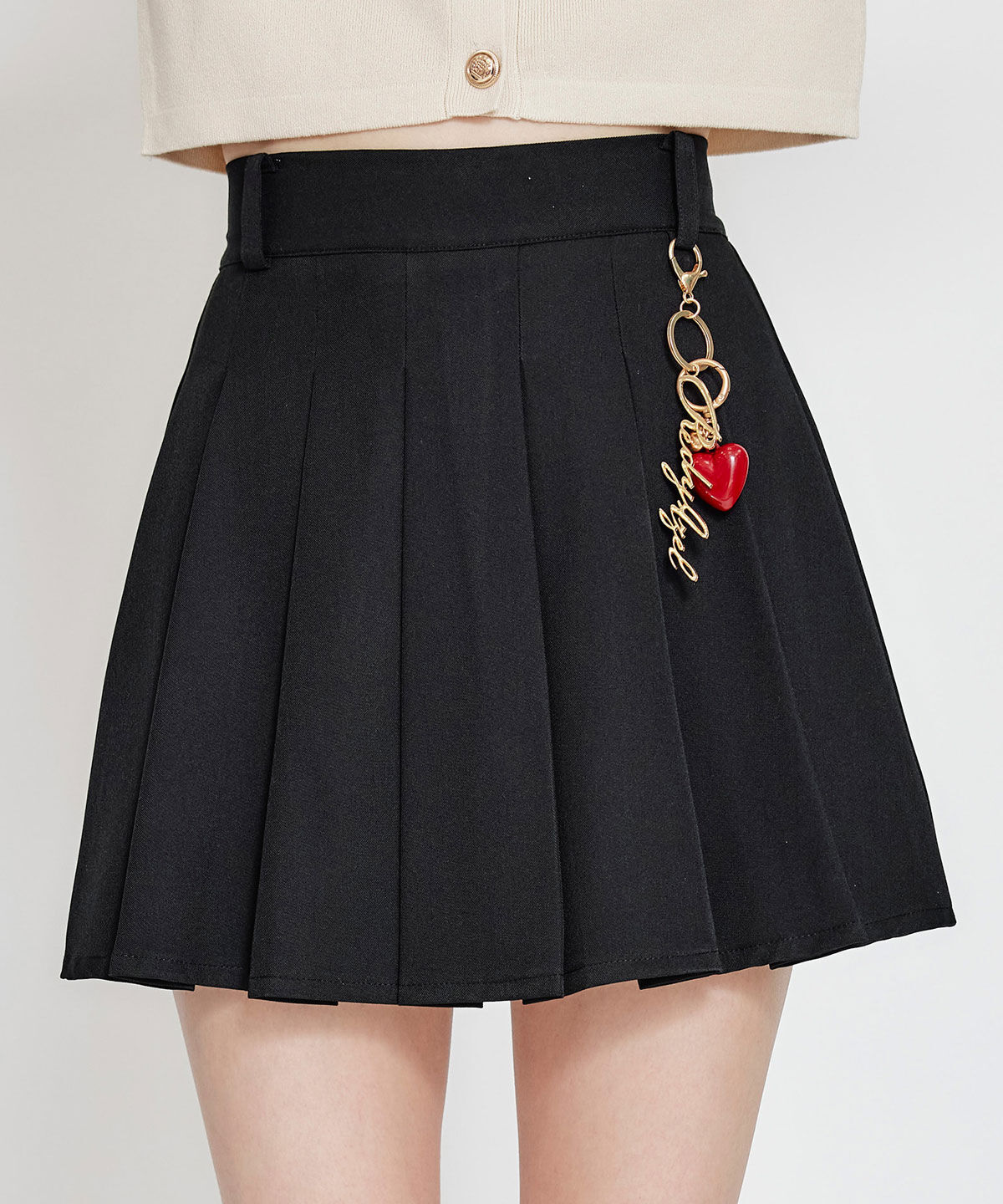 REDYAZEL「REDYAZEL&times;ハートチャームプリーツミニスカート」|タイト|ブラック