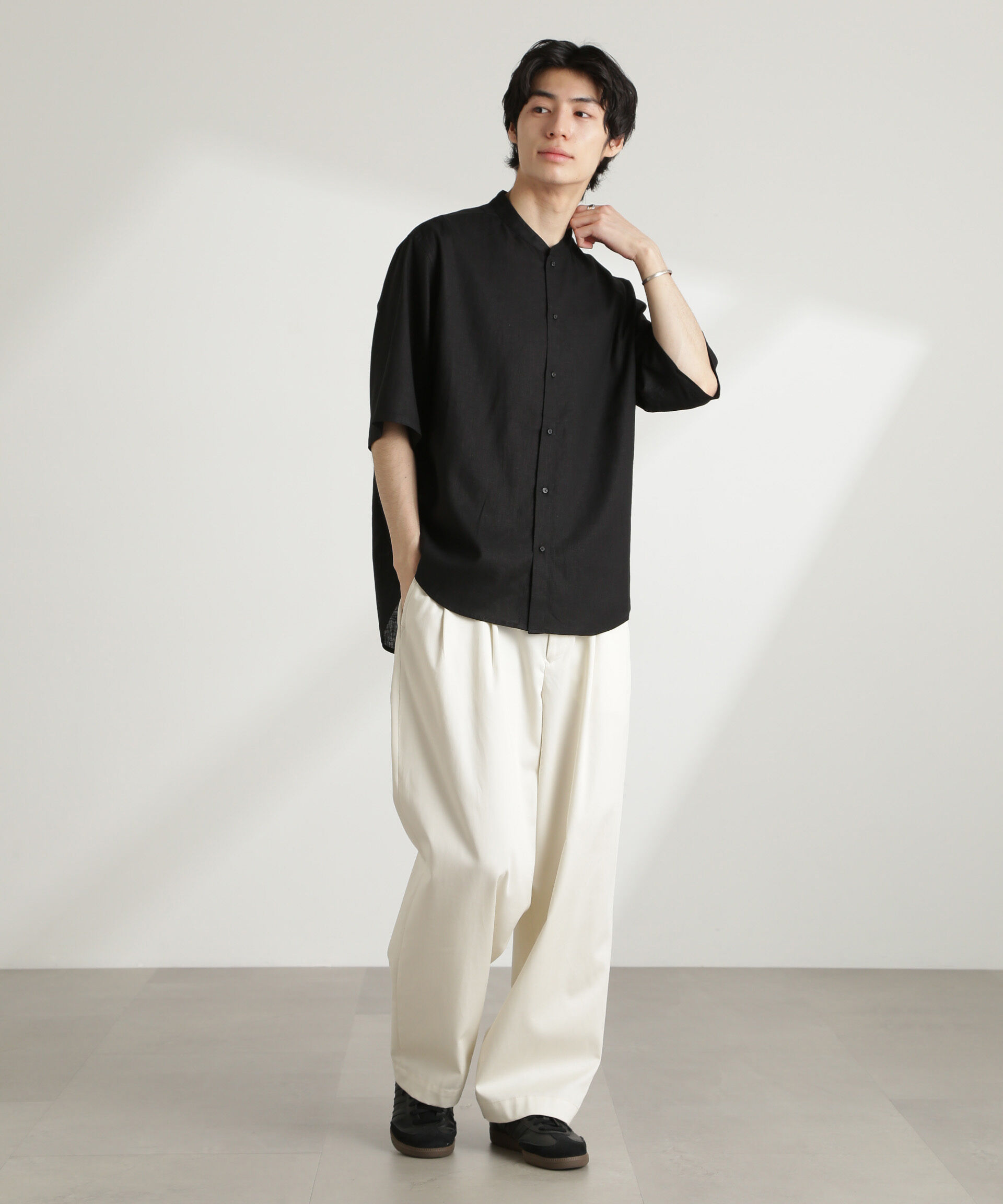 nano･universe「アンチスメルリネン バンドカラーシャツ 半袖」|シャツ・ブラウス|