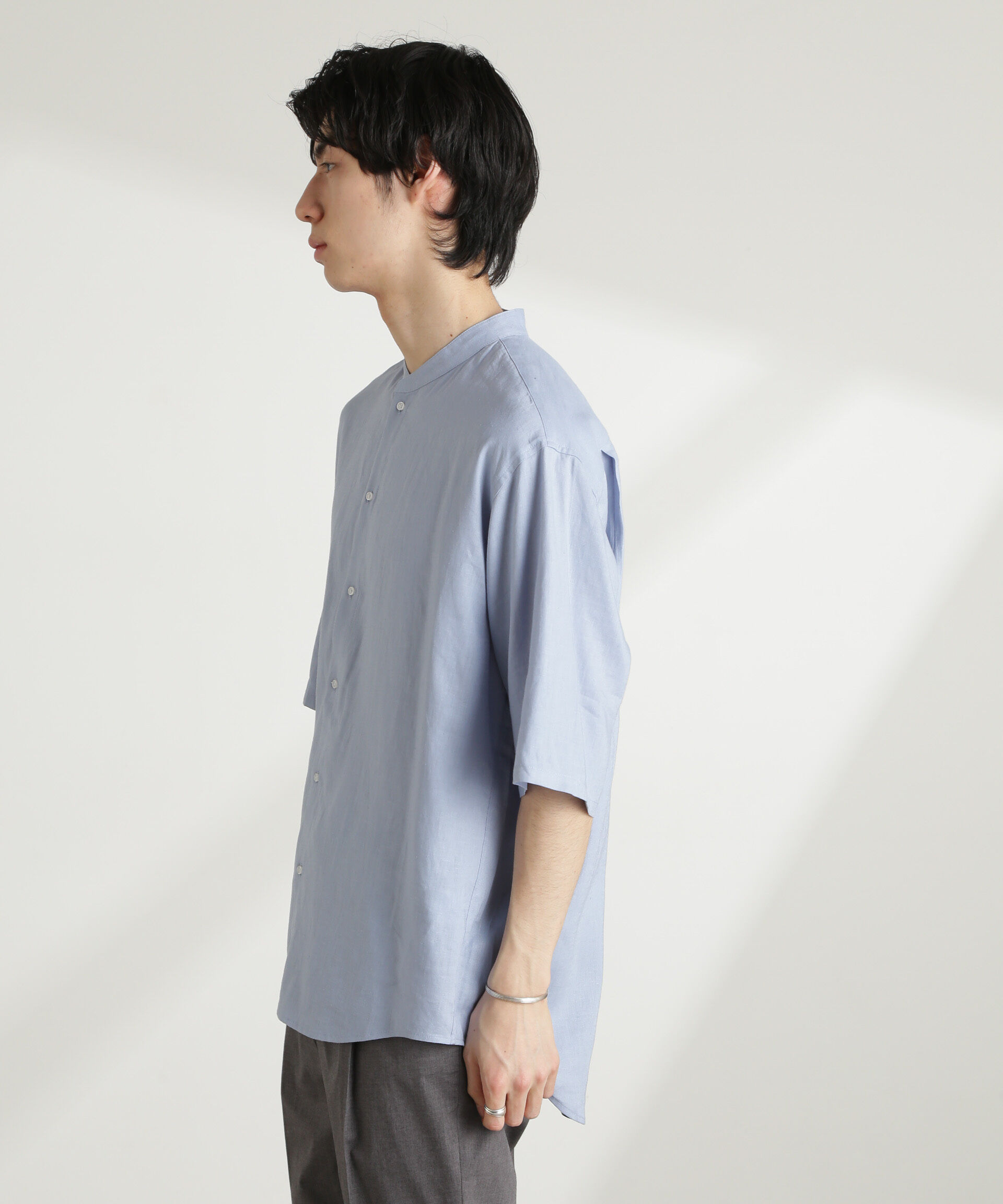 nano･universe「アンチスメルリネン バンドカラーシャツ 半袖」|シャツ・ブラウス|